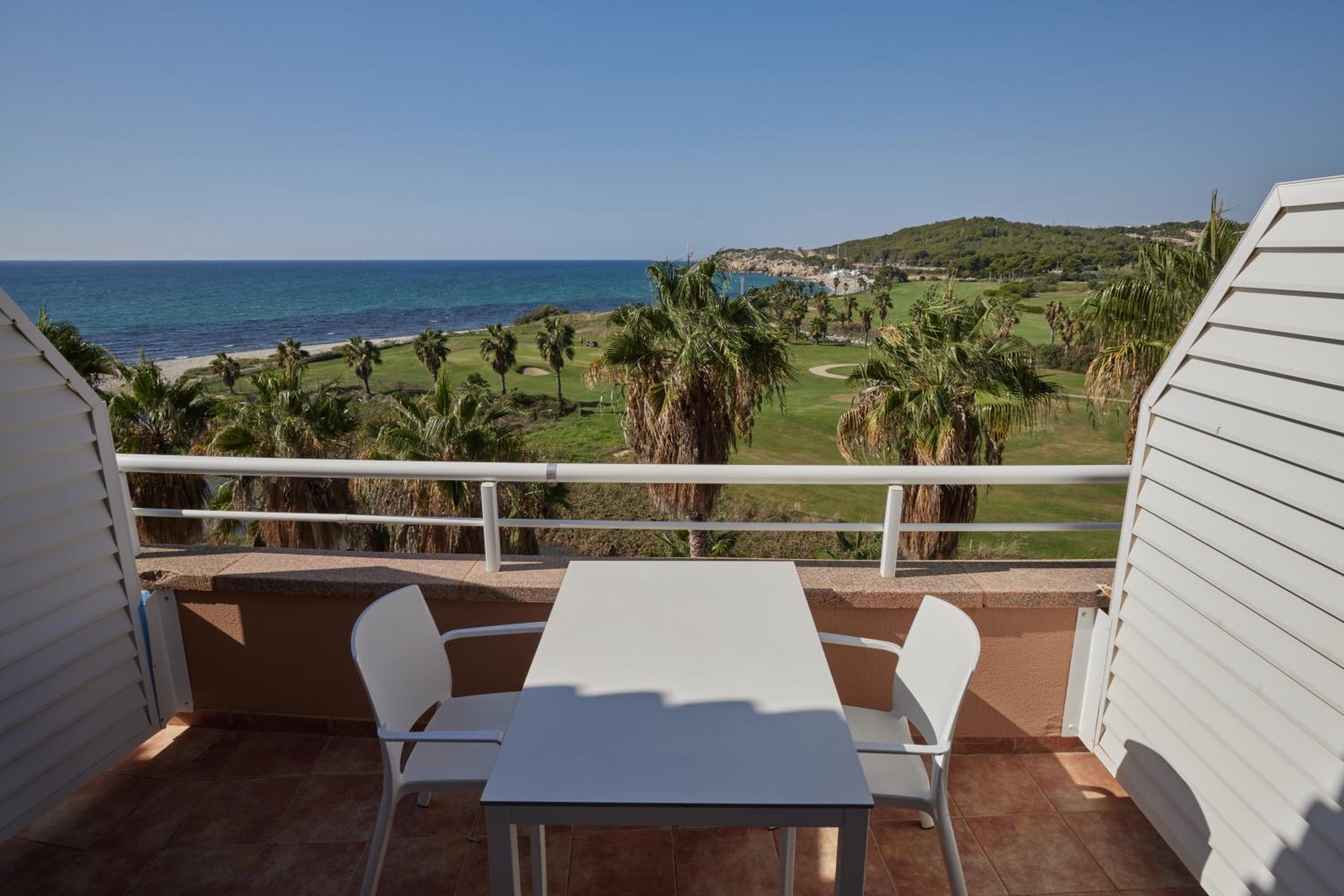 Apartment with Sea View - Photo 3