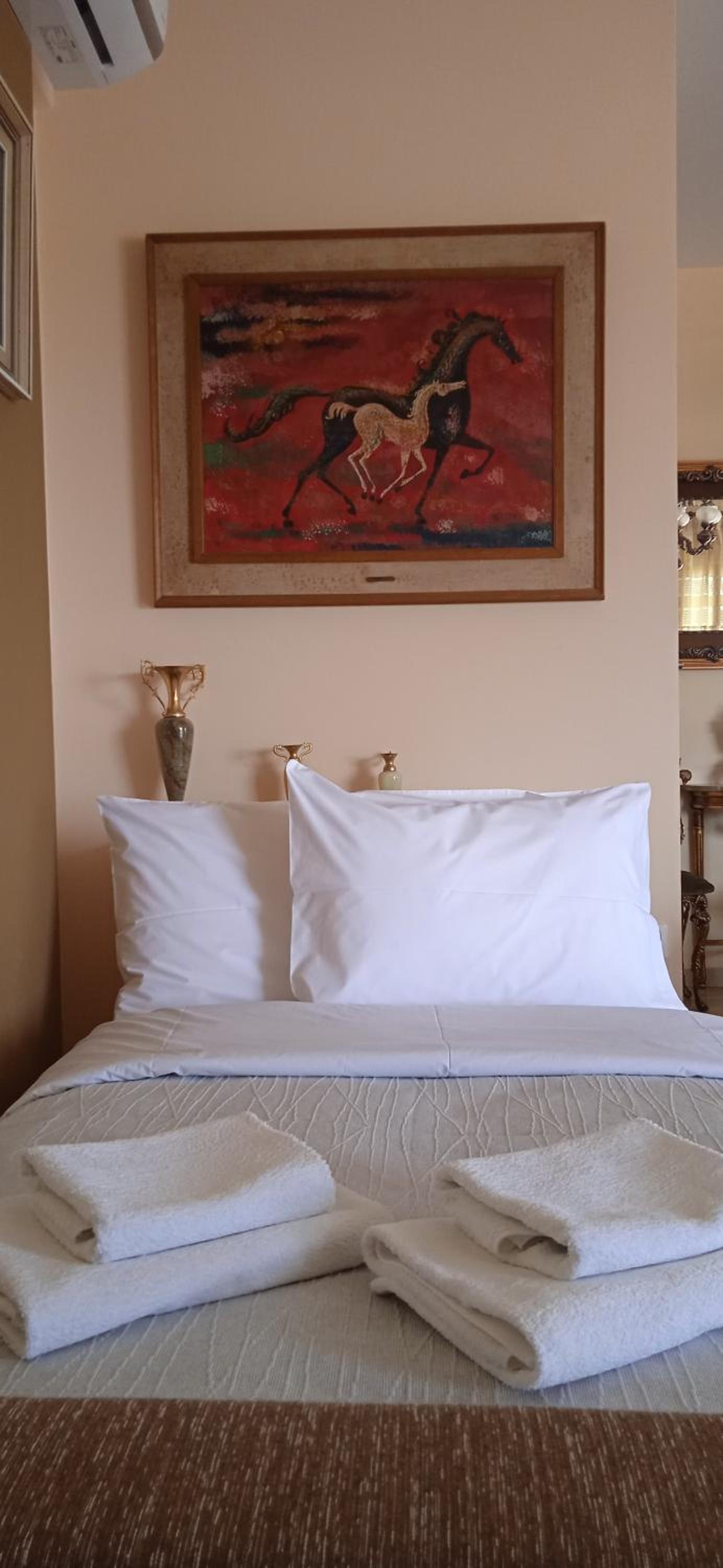 Two-Bedroom Apartment - Photo 3