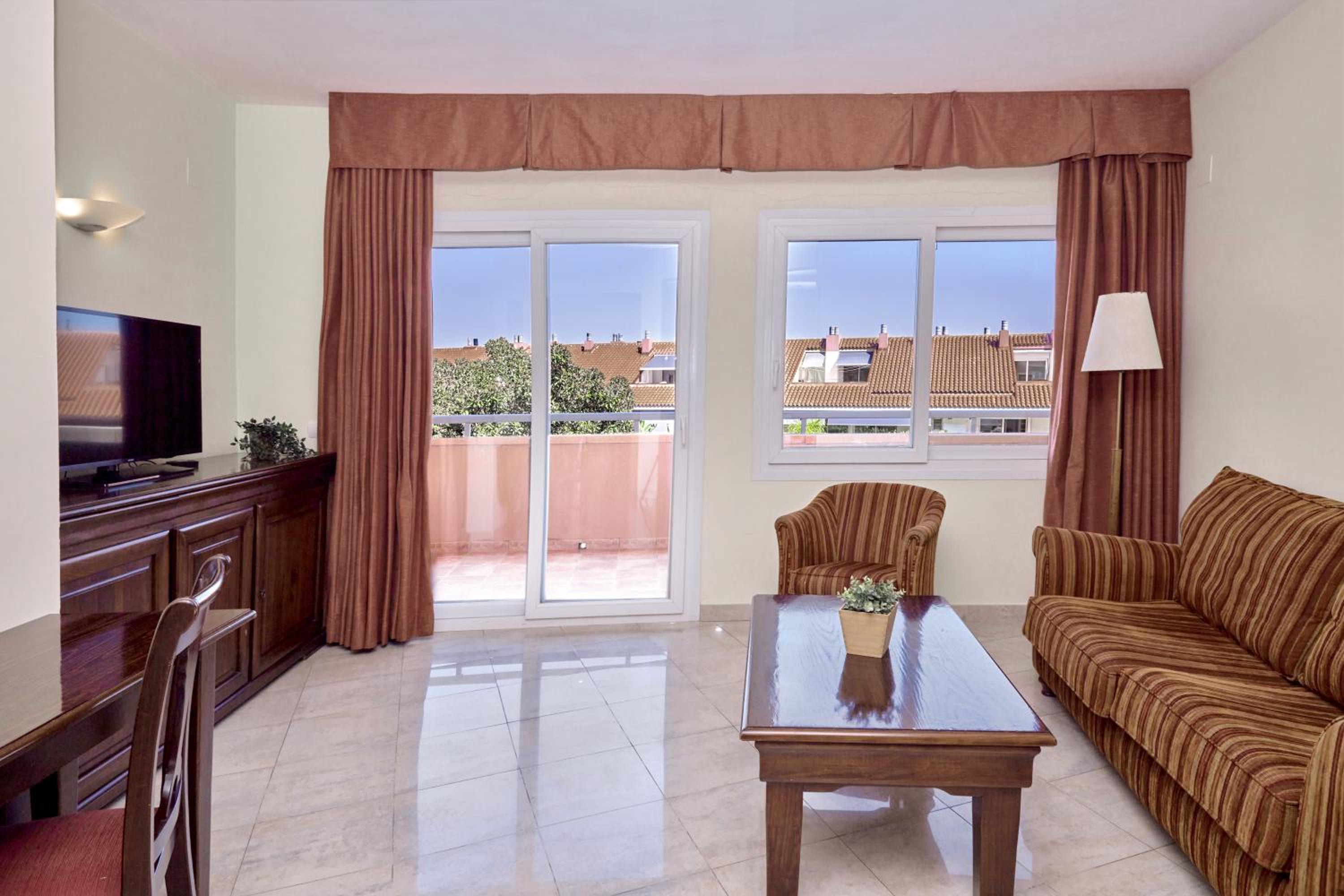 Apartment with Pool View  - Photo 3