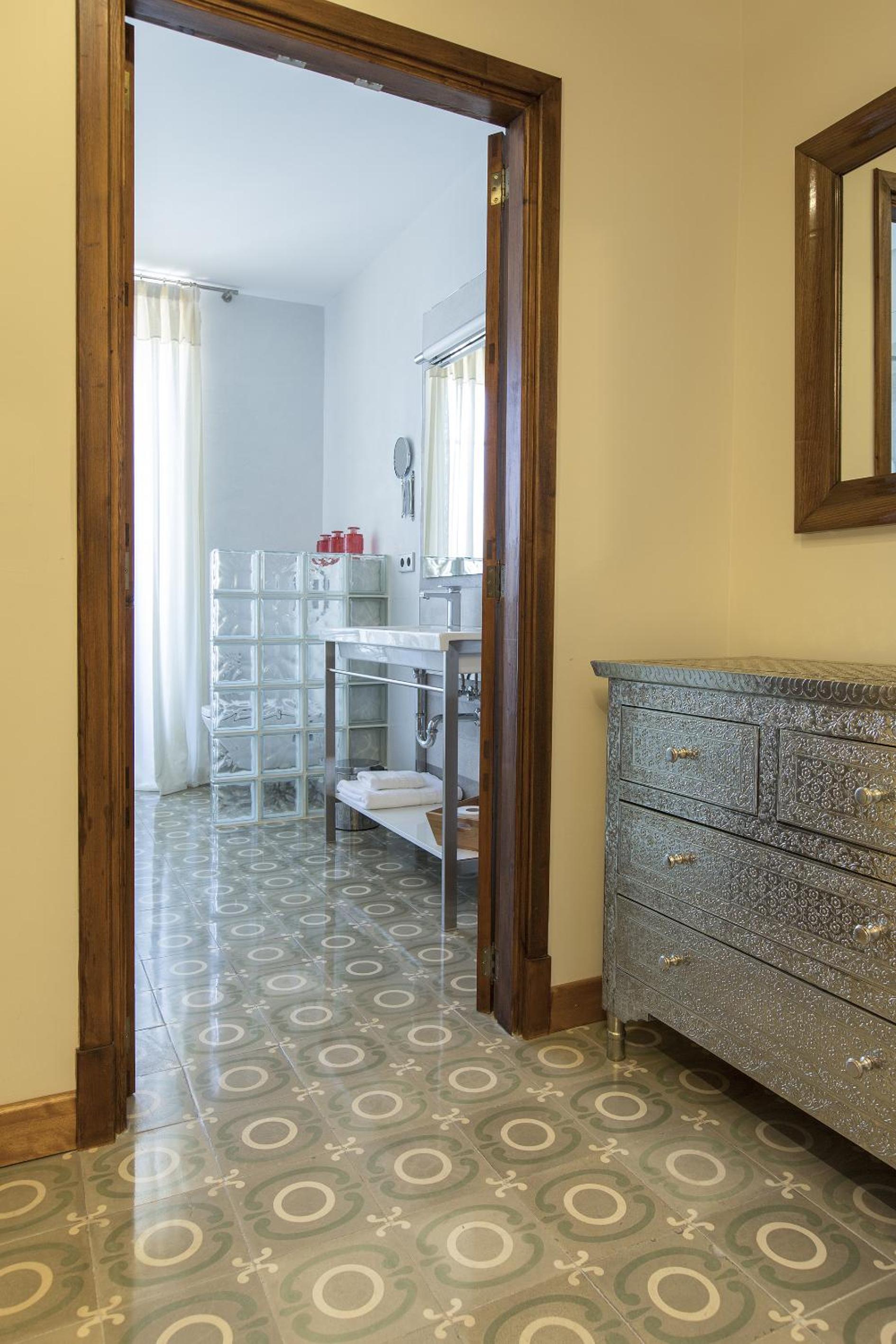 Junior Suite (2 Adults) - Photo 18