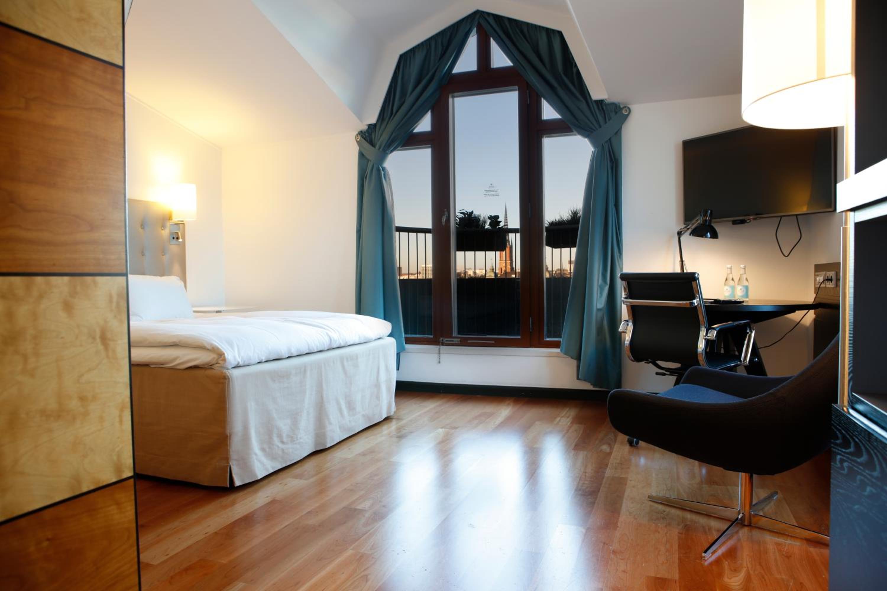 Twin Deluxe Room with View - Photo 3