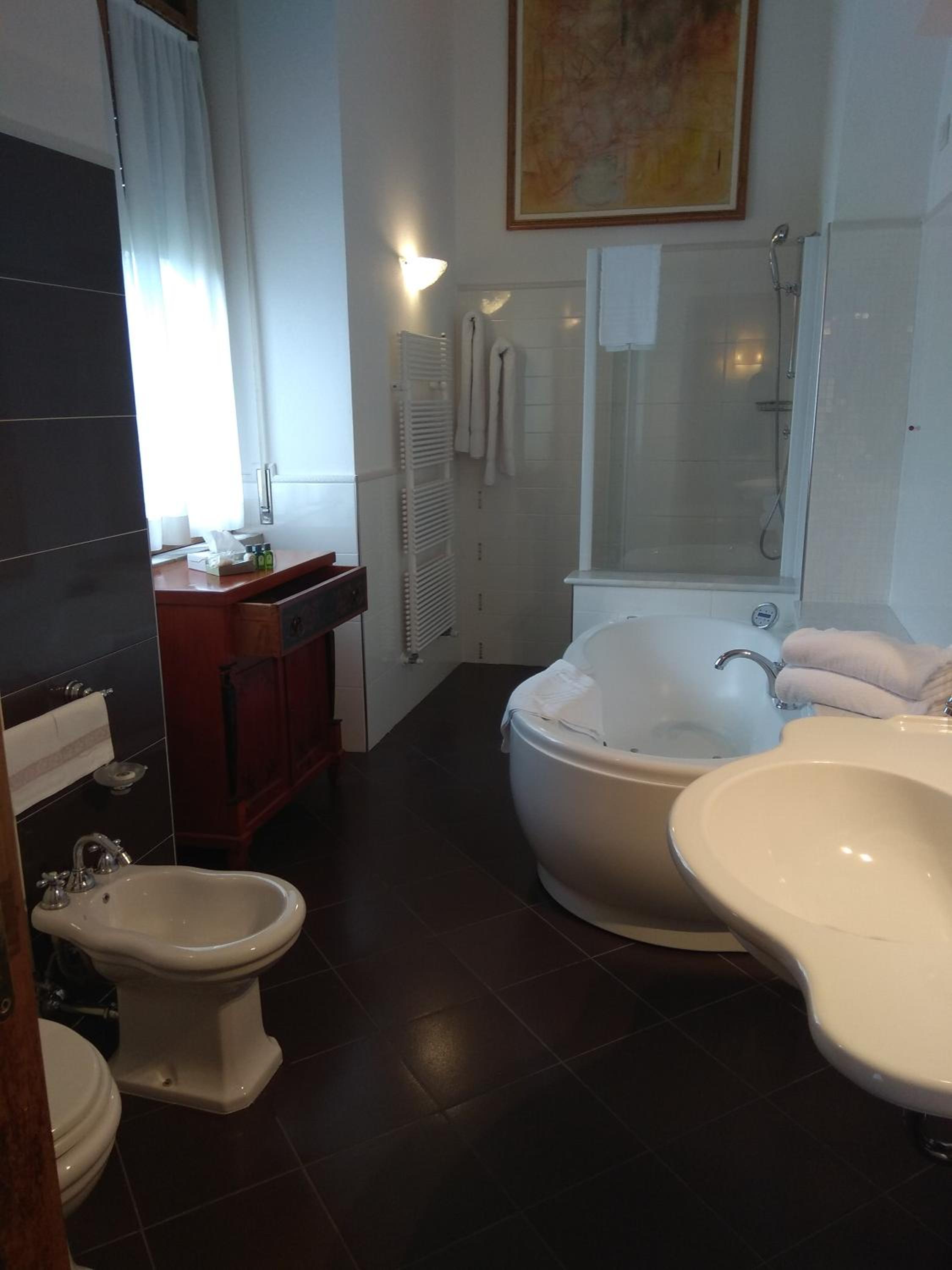 Double Room - Photo 8