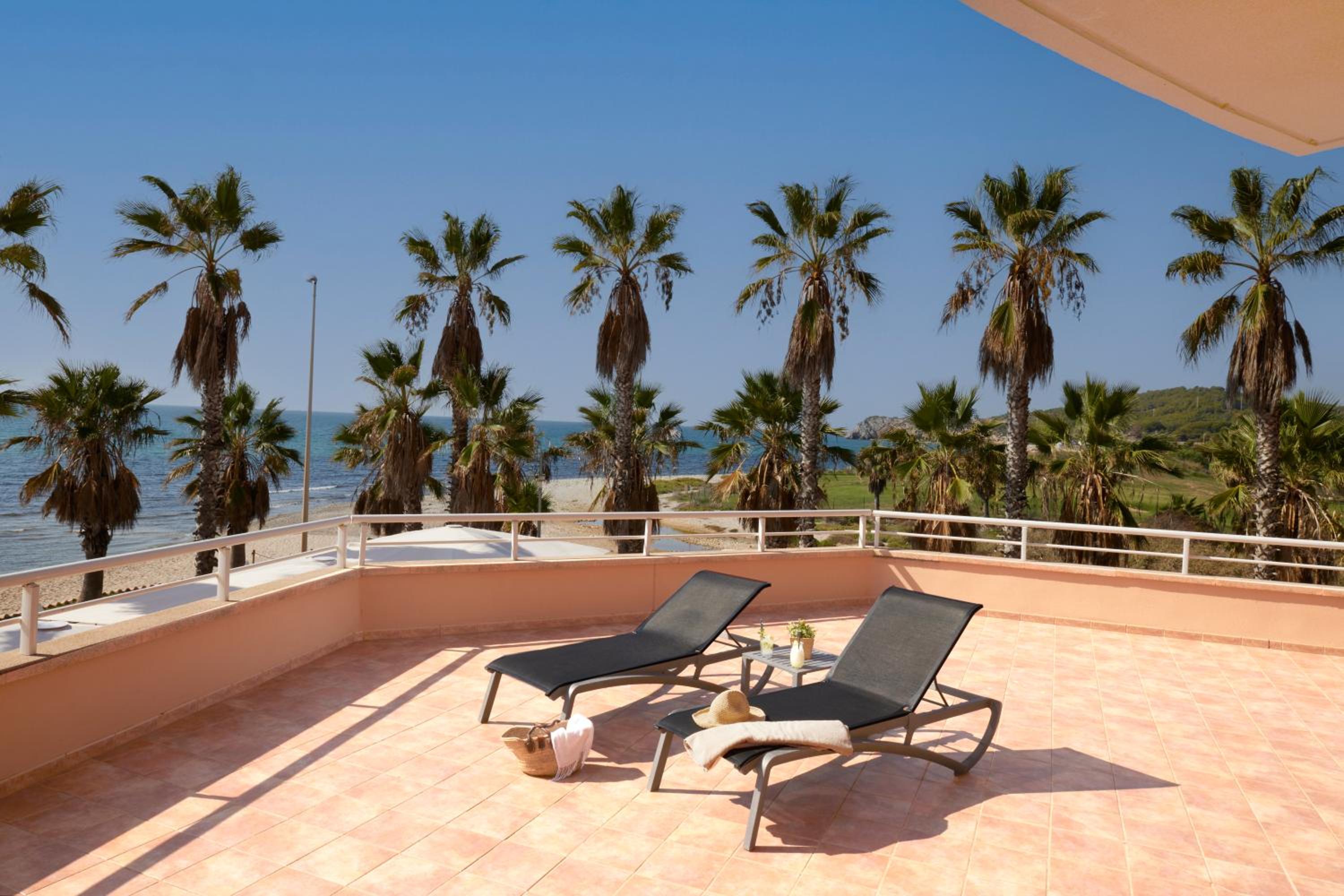 Suite with Sea View - Photo 4