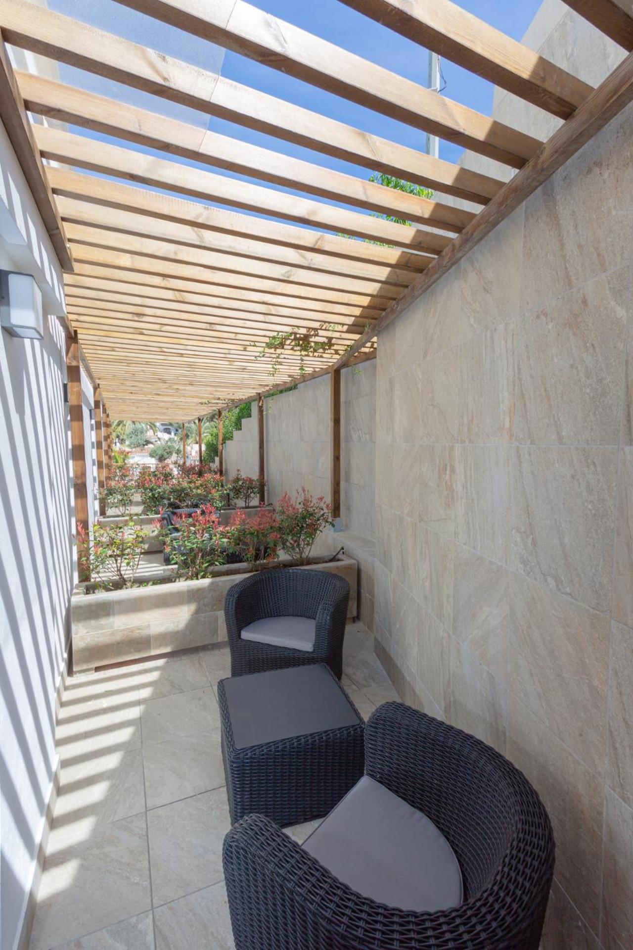 Deluxe Double Room with Extra Bed photo 2
