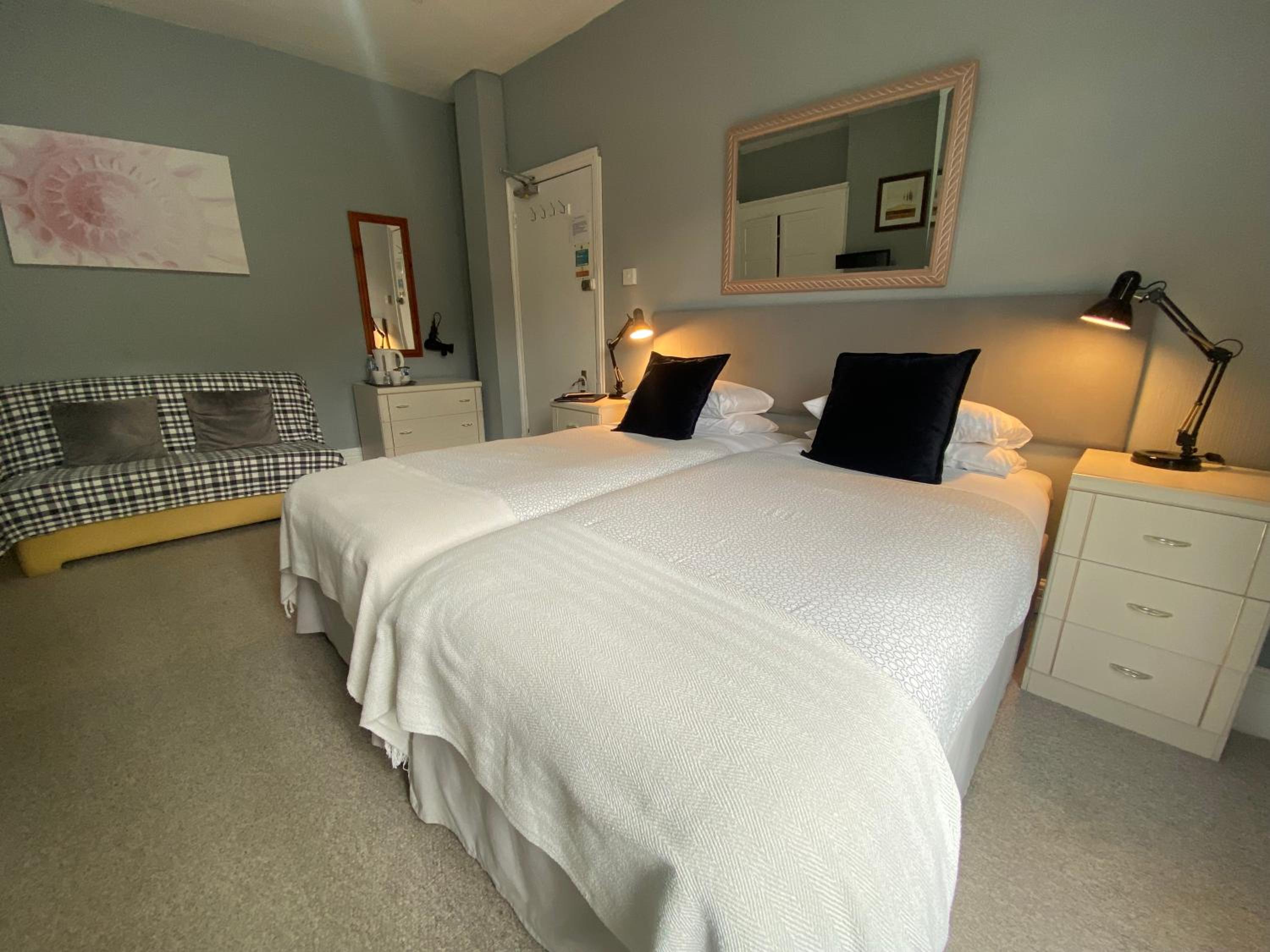Standard Twin Room photo 3