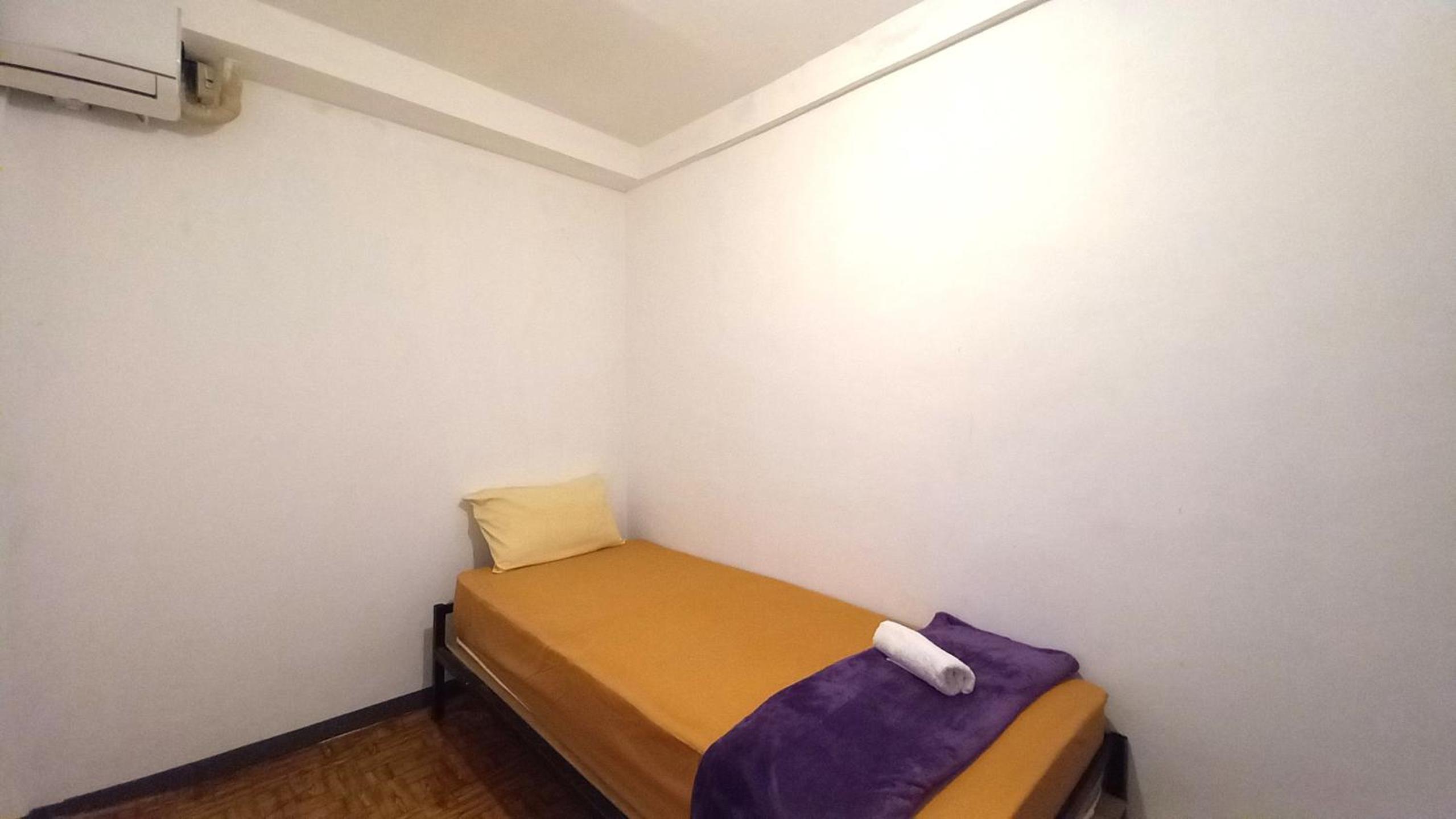 Single Bed In Dormitory Room photo 1