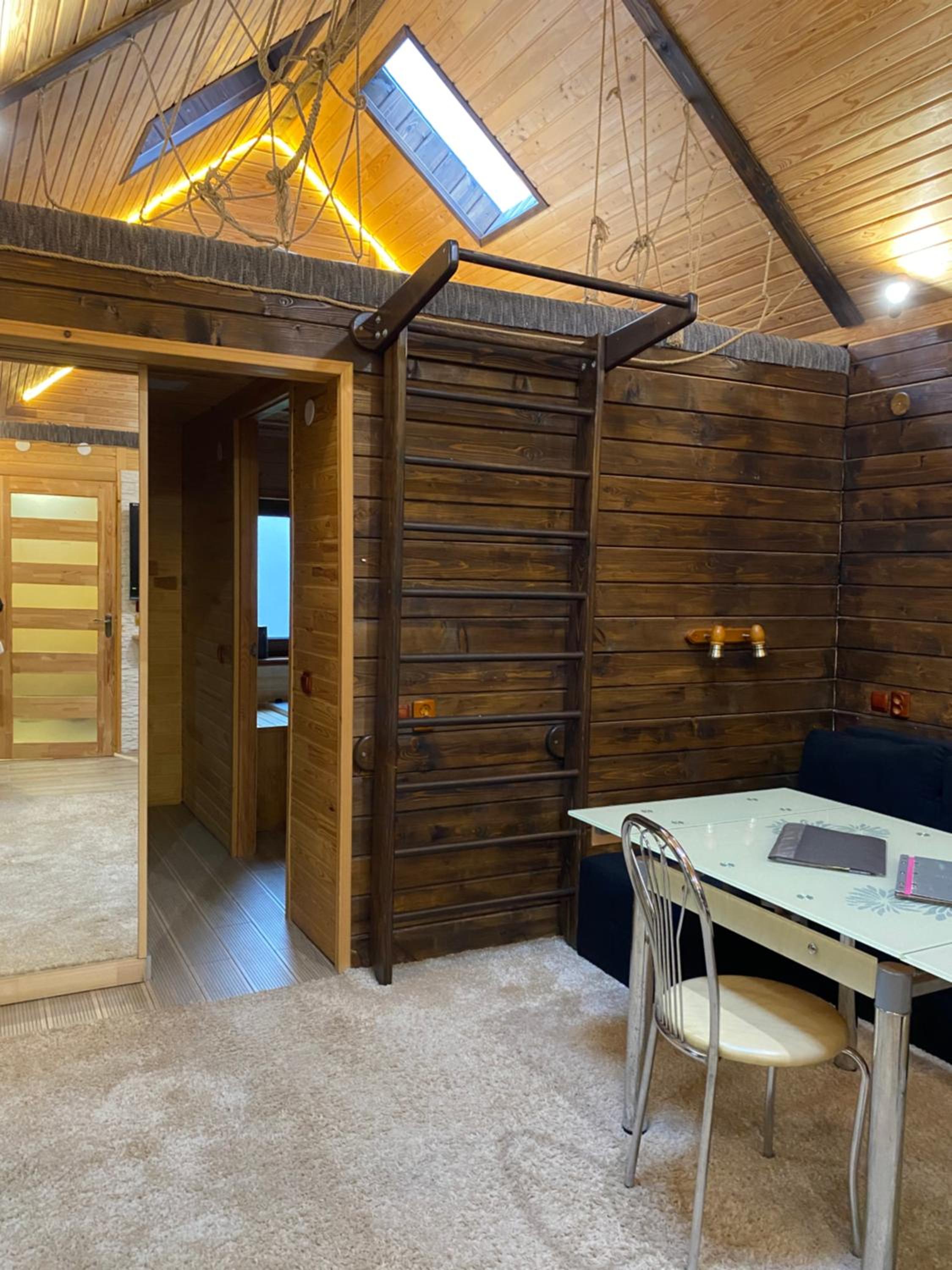 Deluxe Family Suite photo 2