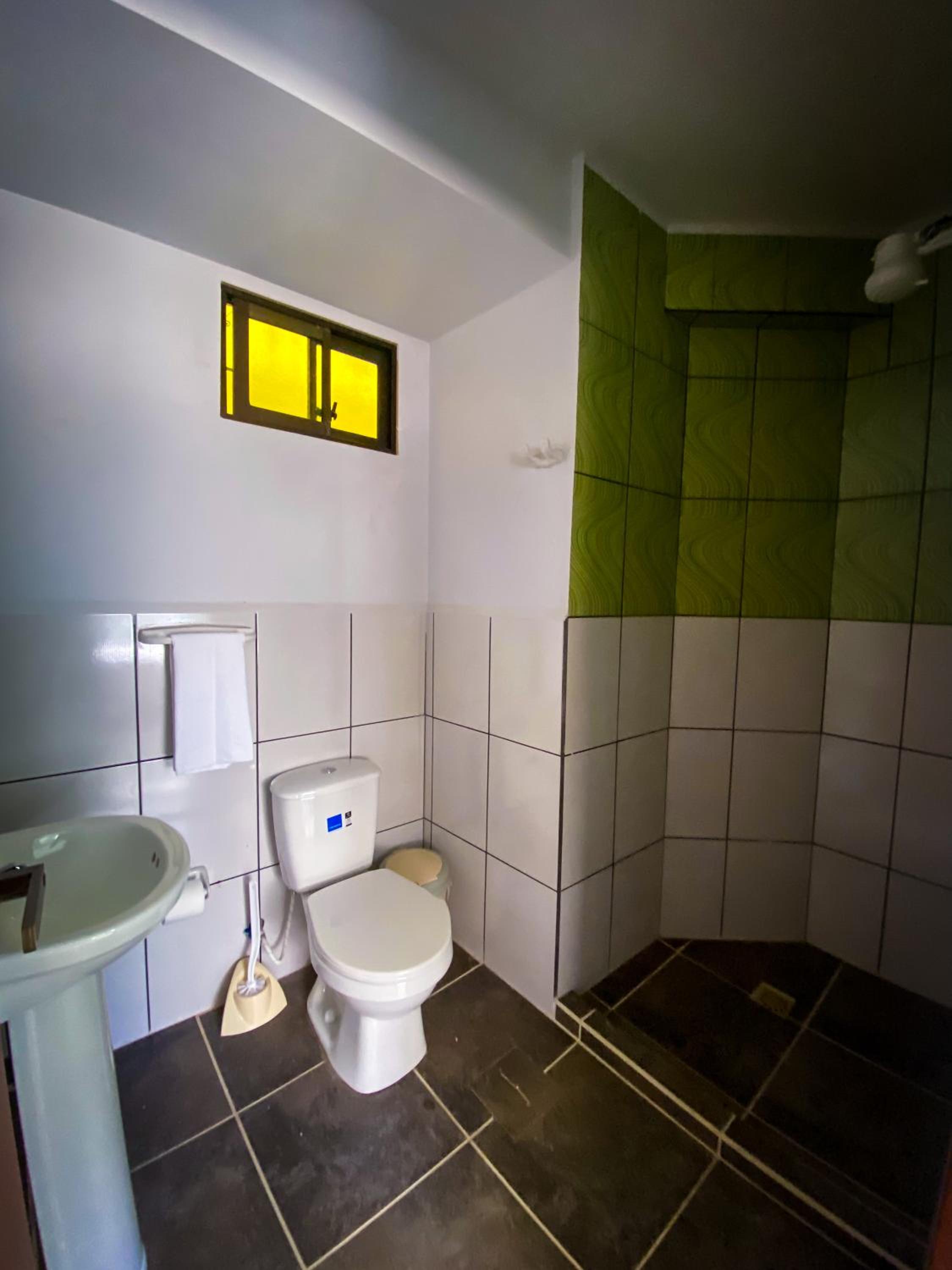Triple Room with Private Bathroom photo 2