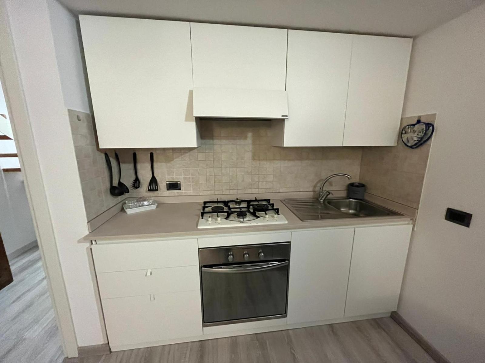 One-Bedroom Apartment - Photo 7