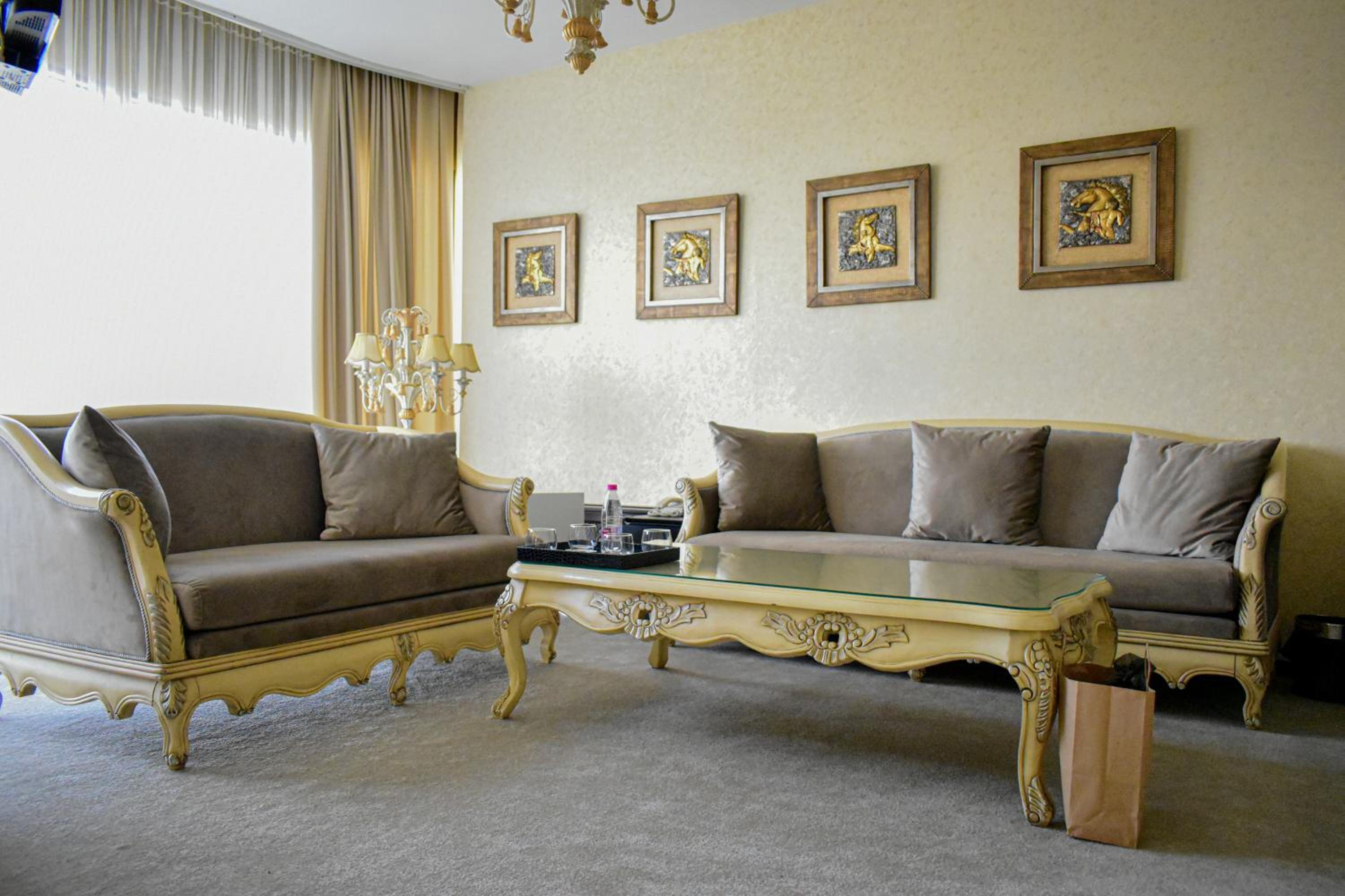 King Suite with Spa Bath photo 2