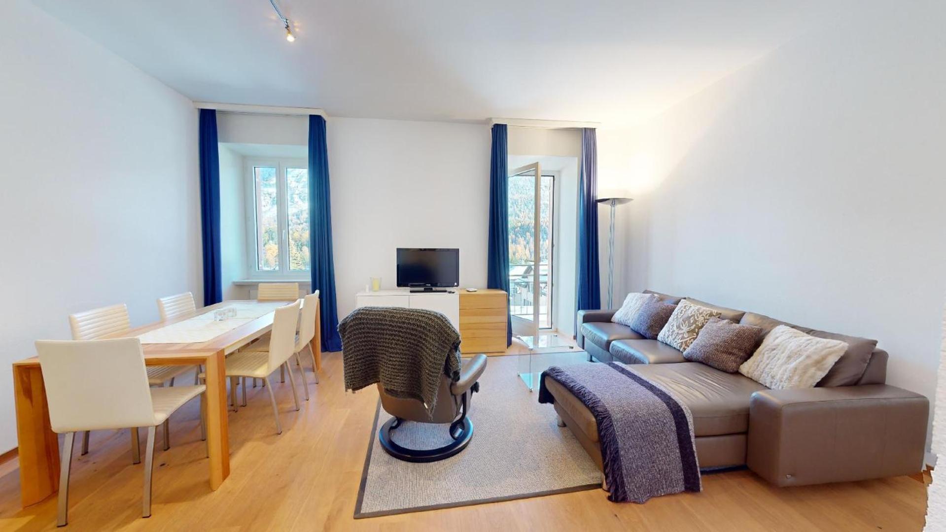Apartment With Mountain View photo 1