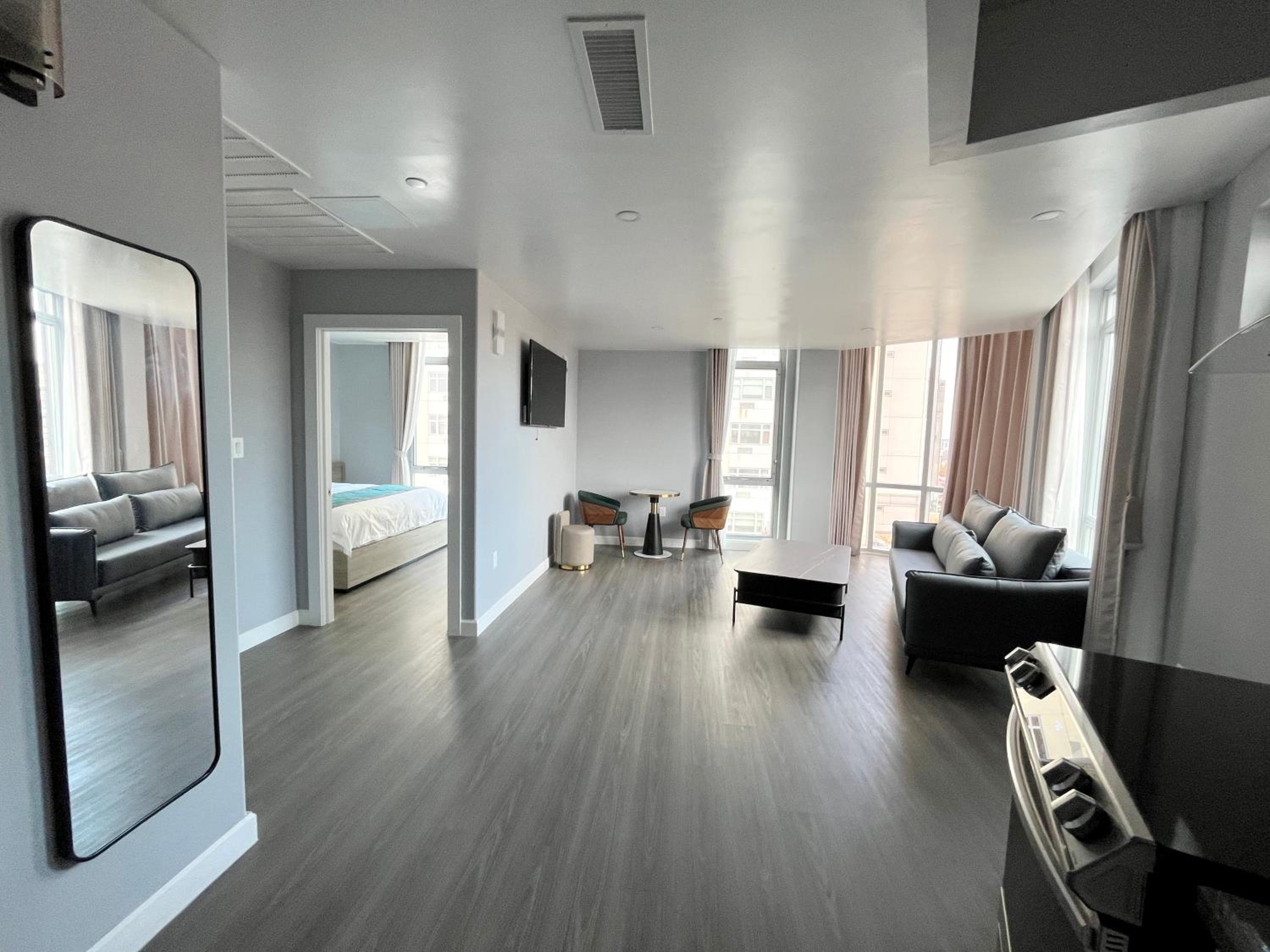 Suite with City View photo 1
