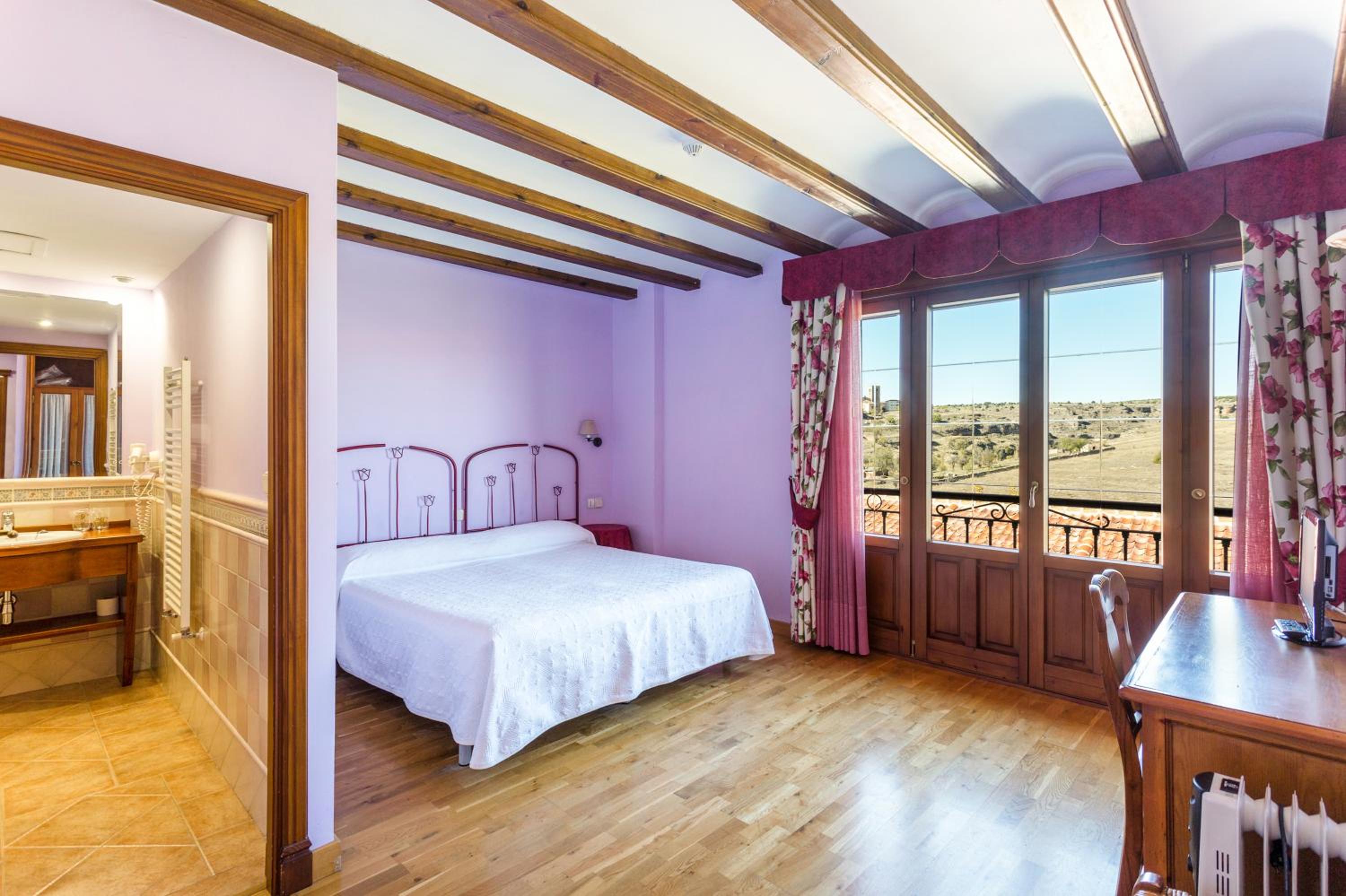Premium Double or Twin Room photo 3
