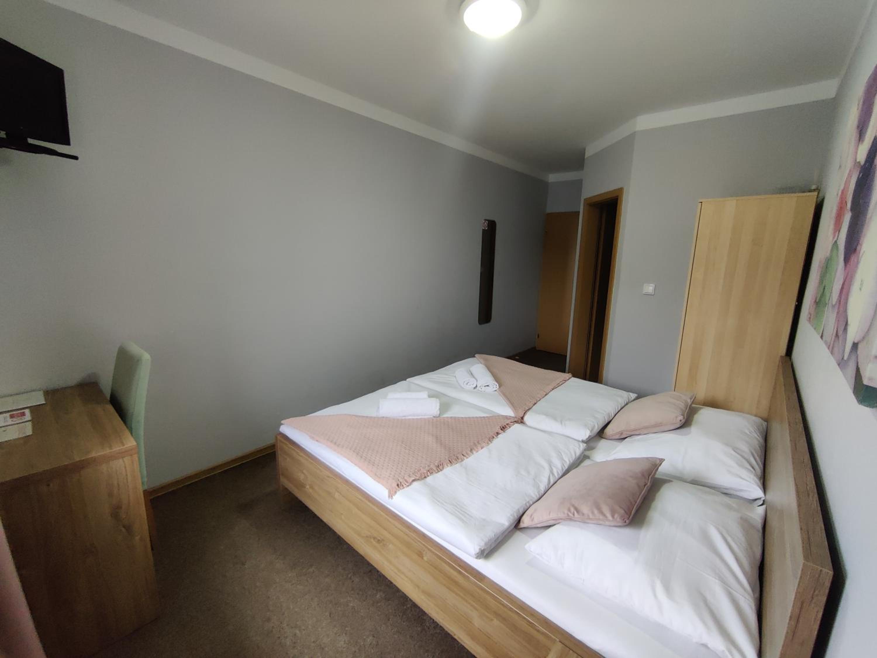 Standard Double Room photo 2