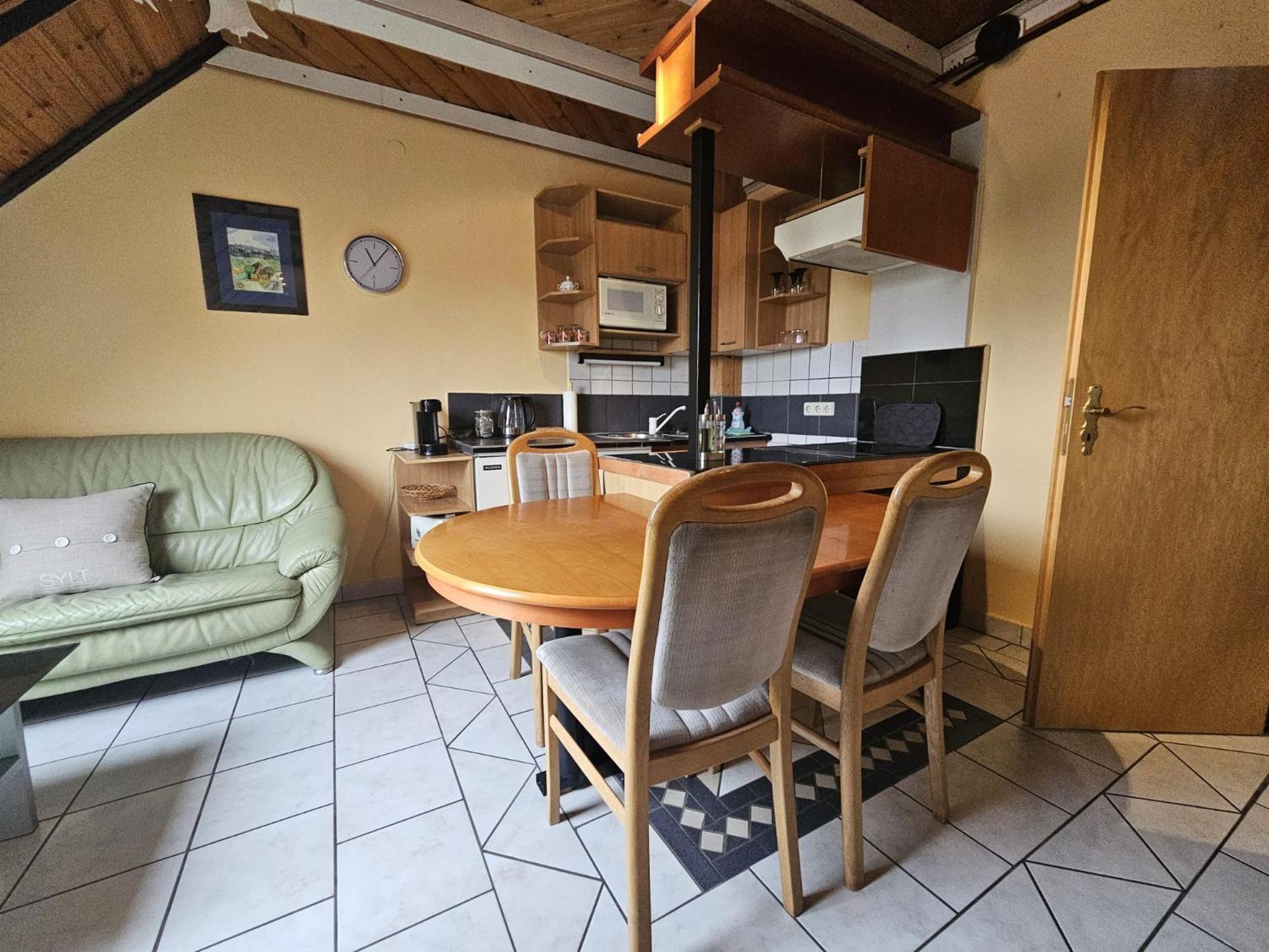 Maisonette photo 3