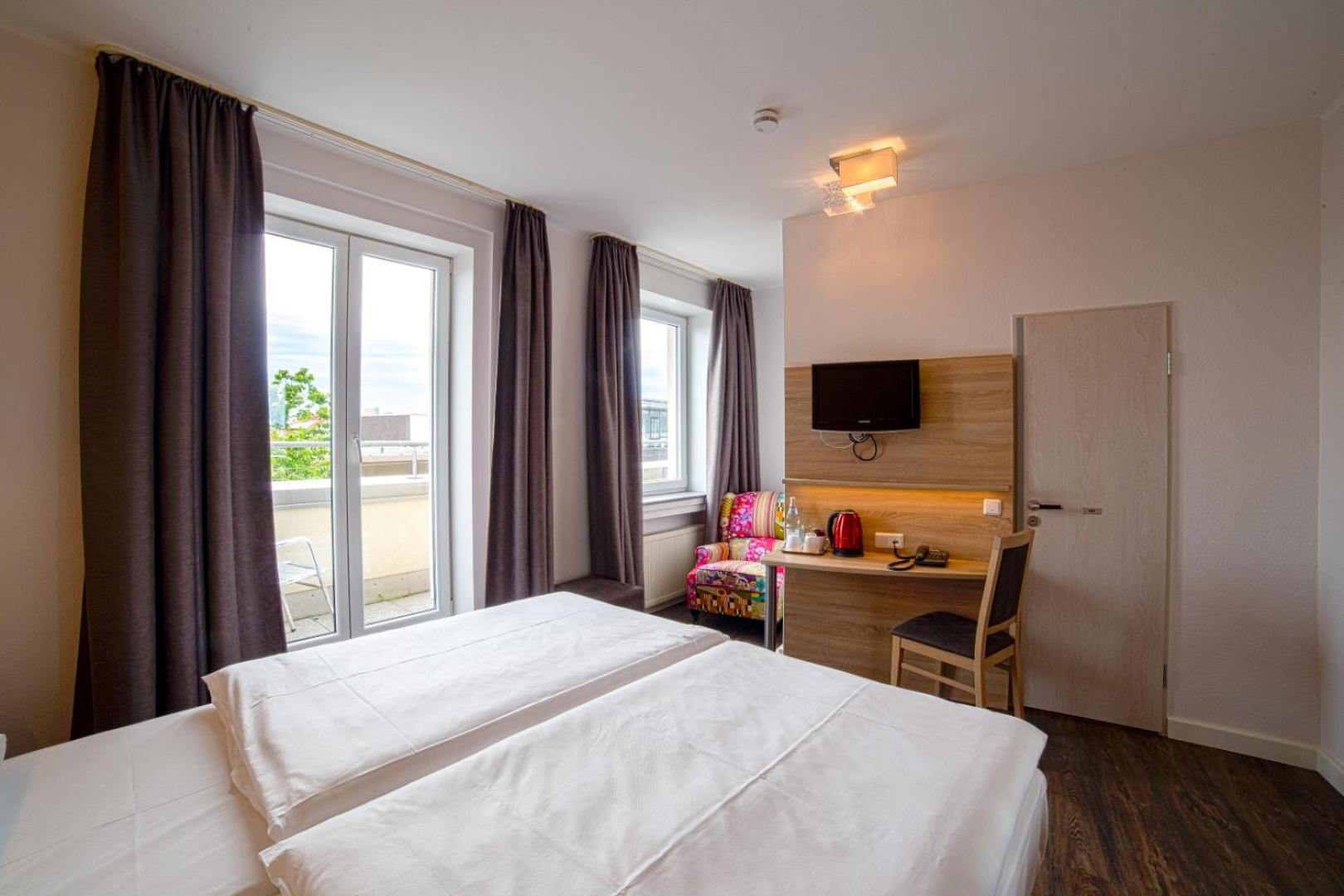 Double Room with Private Bathroom - Photo 1