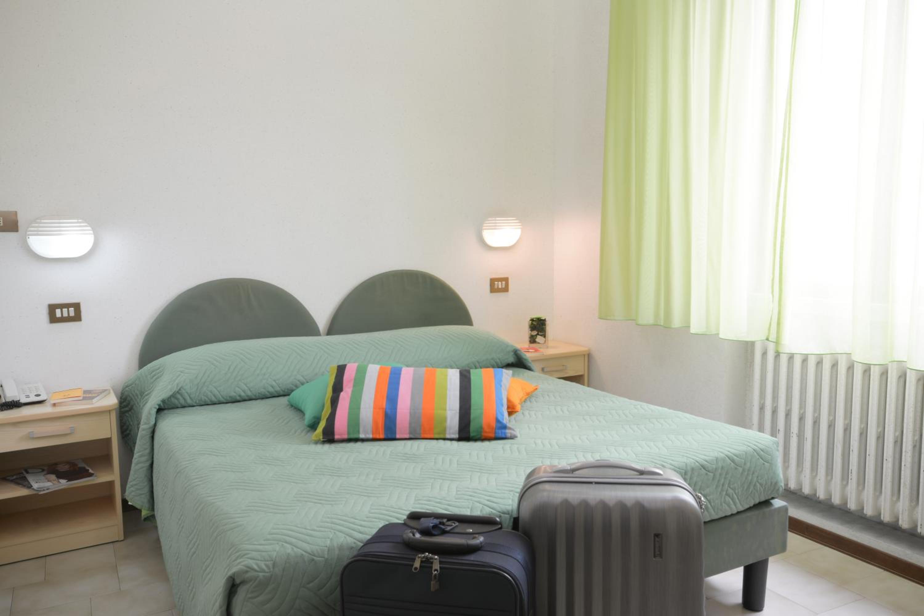 Double or Twin Room - Photo 28