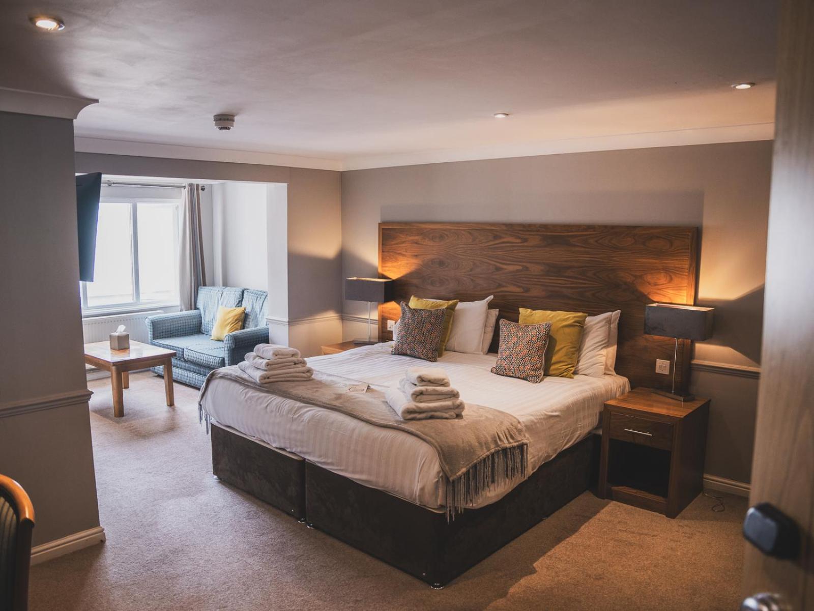 Deluxe Family Room (2 Adults + 2 Children) - Photo 5