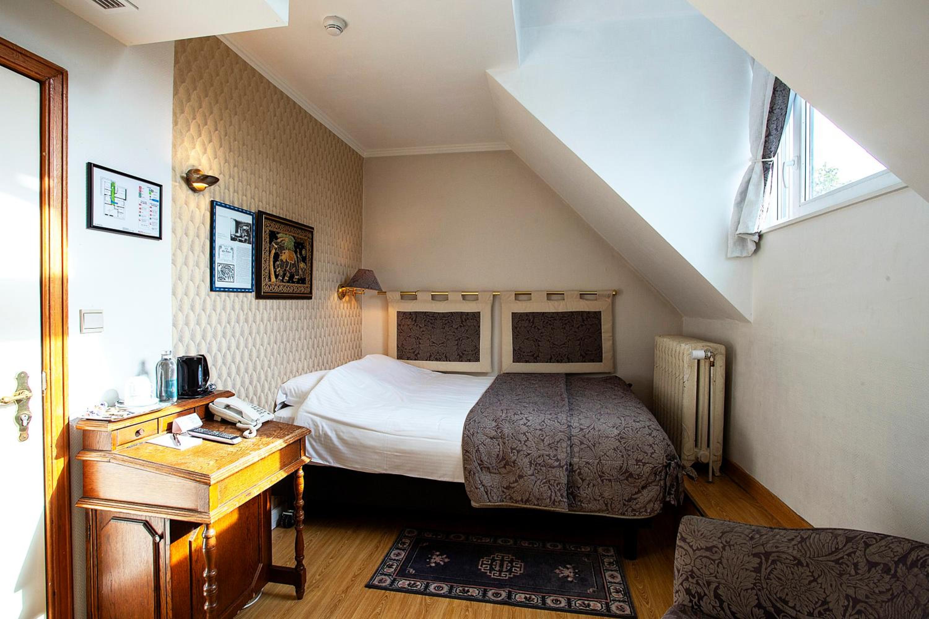 Small Single Room photo 1