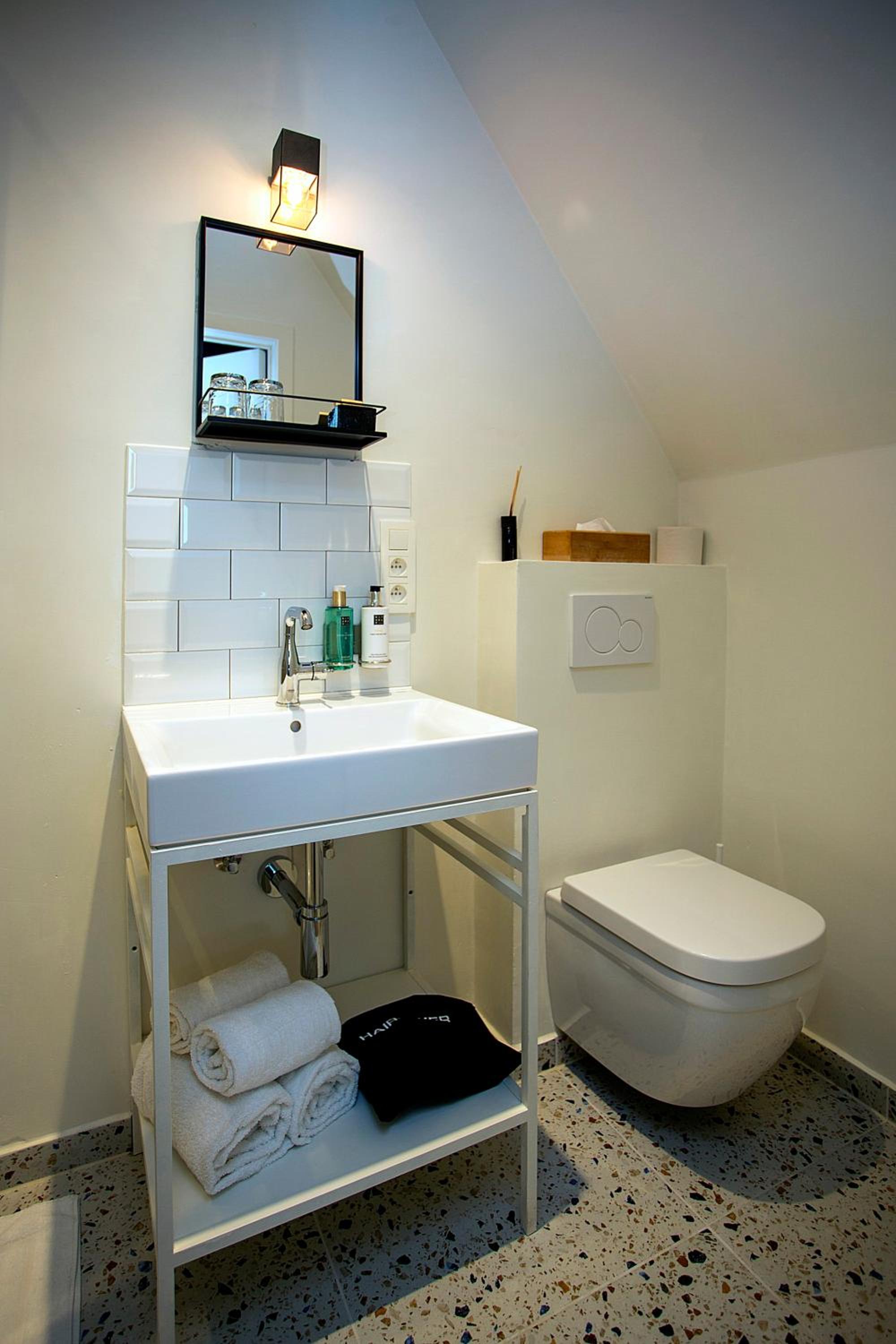 Standard Double Room photo 3