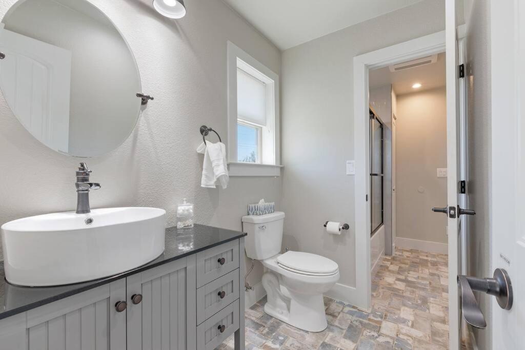 One-Bedroom House photo 2