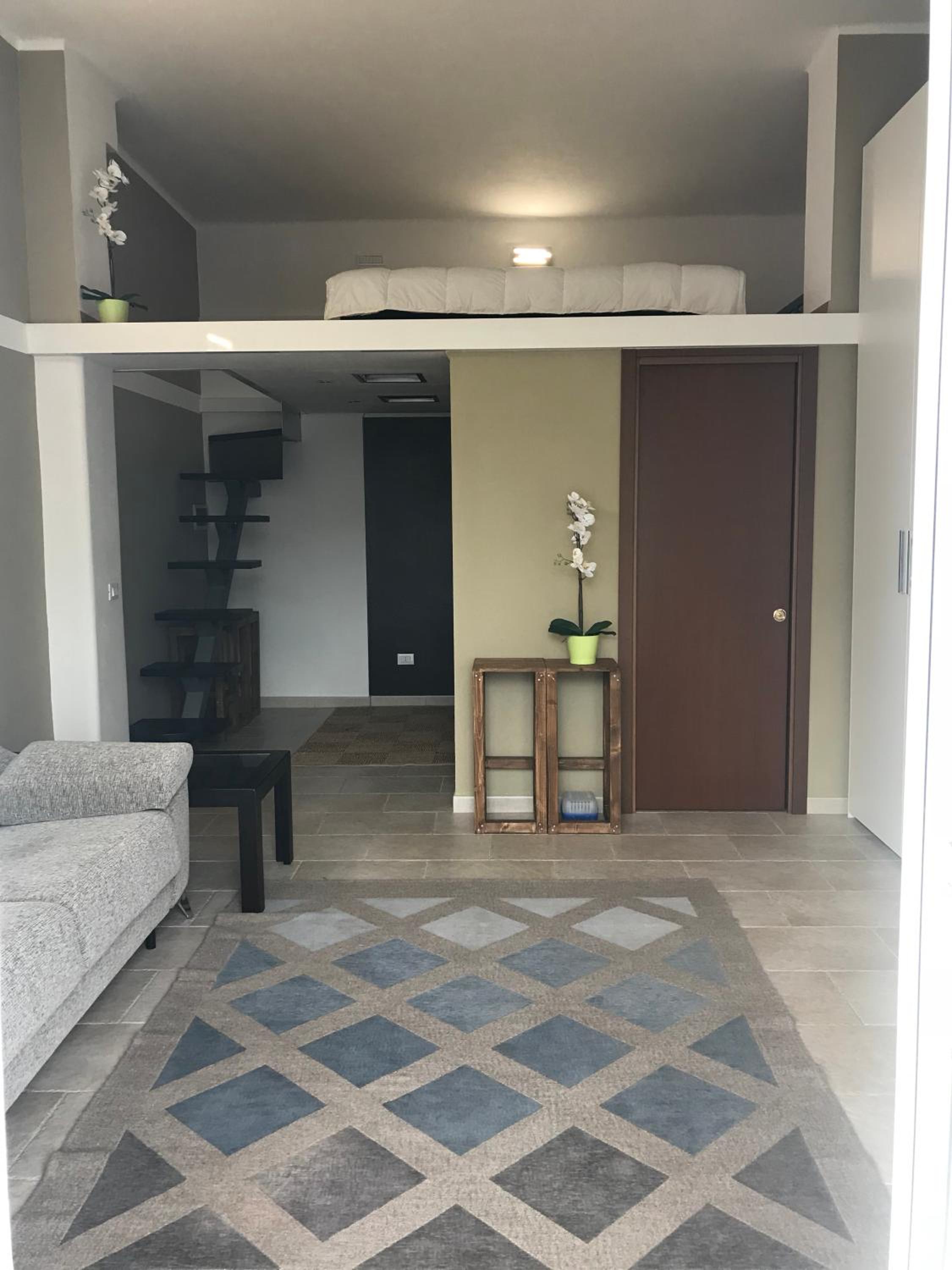 One-Bedroom Apartment photo 1