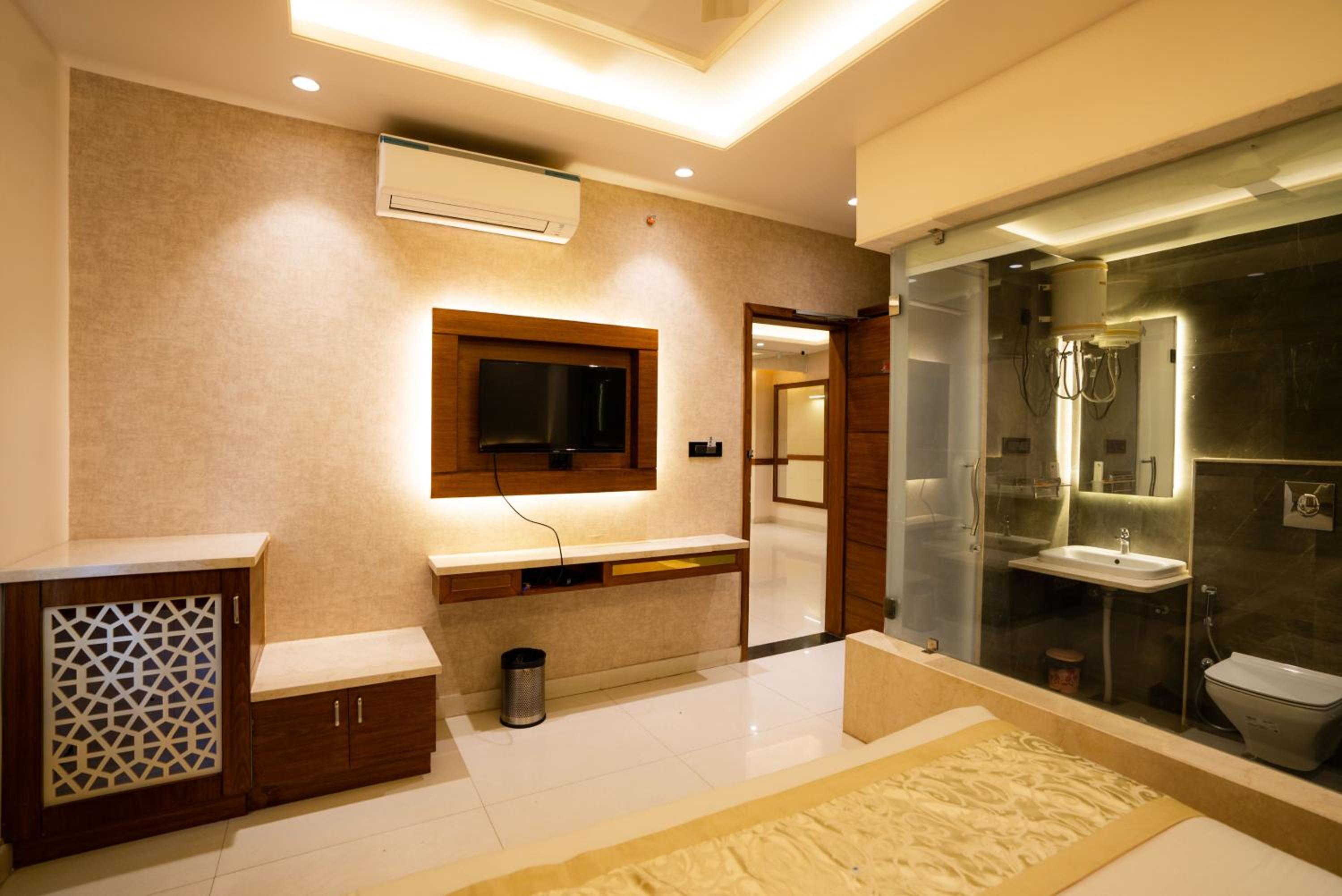 Large Double Room - Photo 2