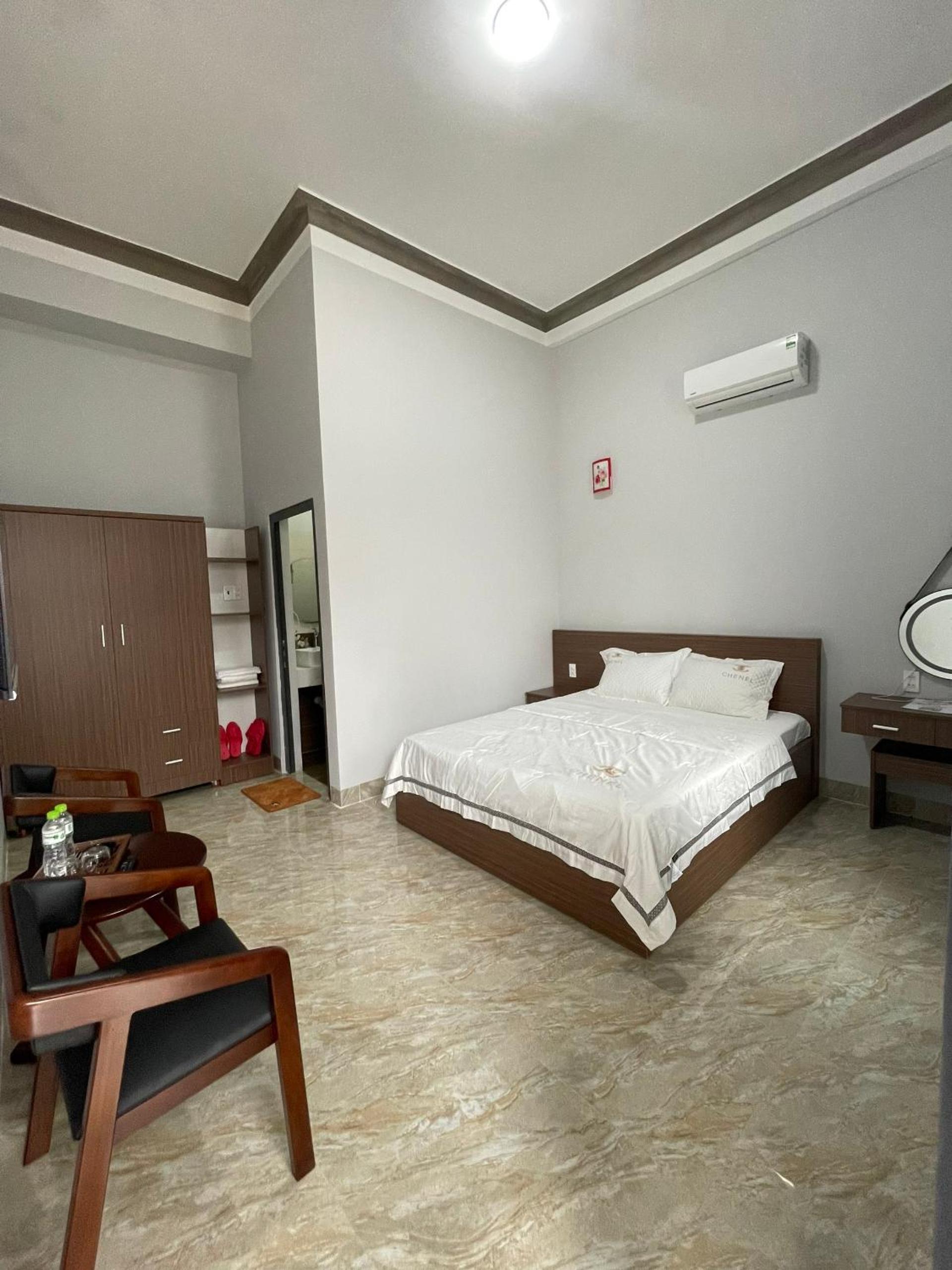 Large Double Room photo 2