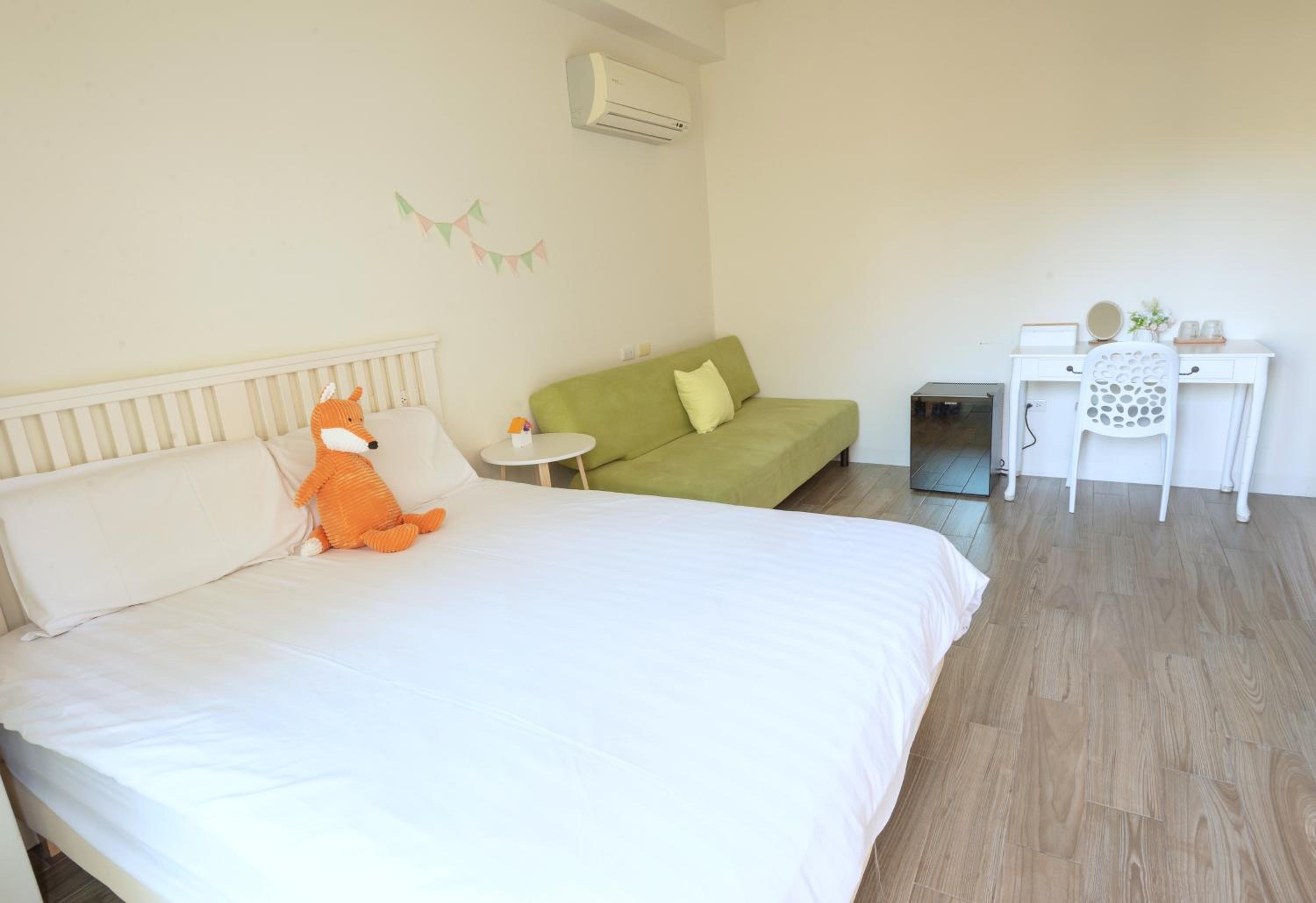 Standard Double Room - Photo 7