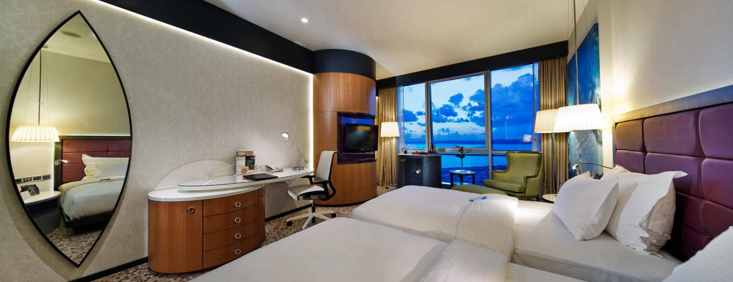 Twin Deluxe Room with Historic Peninsula Sea View