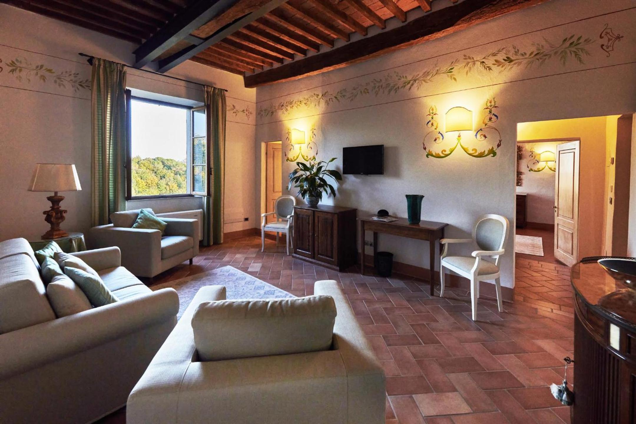 Superior Suite - Photo 1