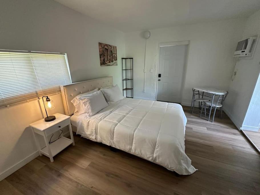 One-Bedroom House photo 1