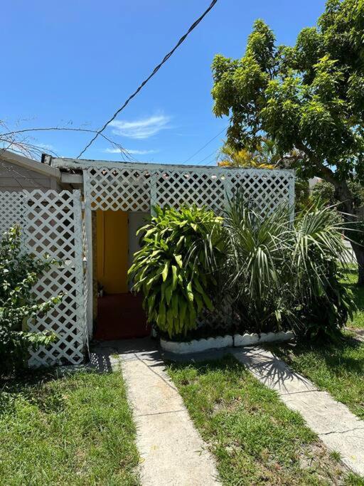 One-Bedroom House photo 2