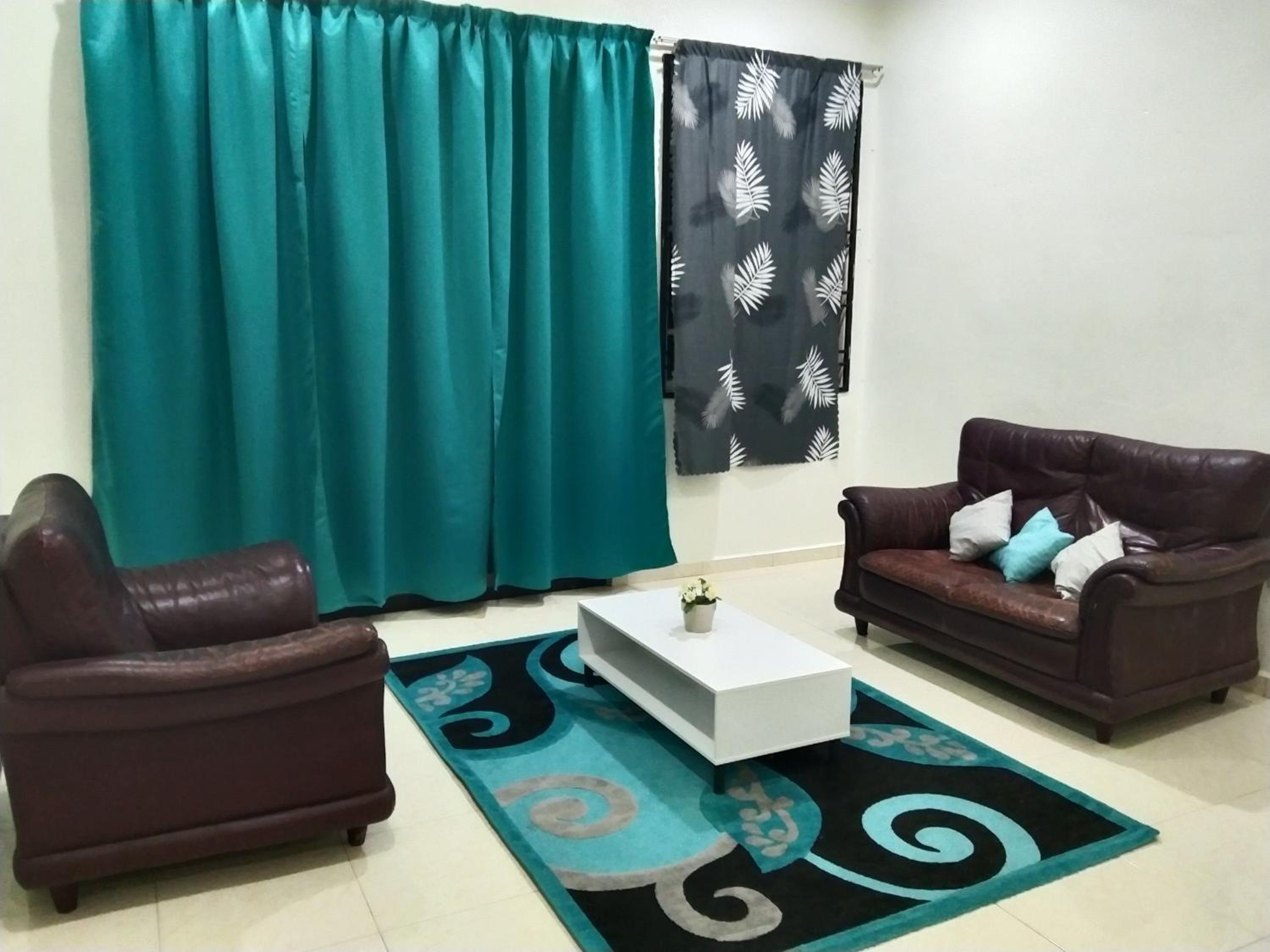 Three-Bedroom House photo 1
