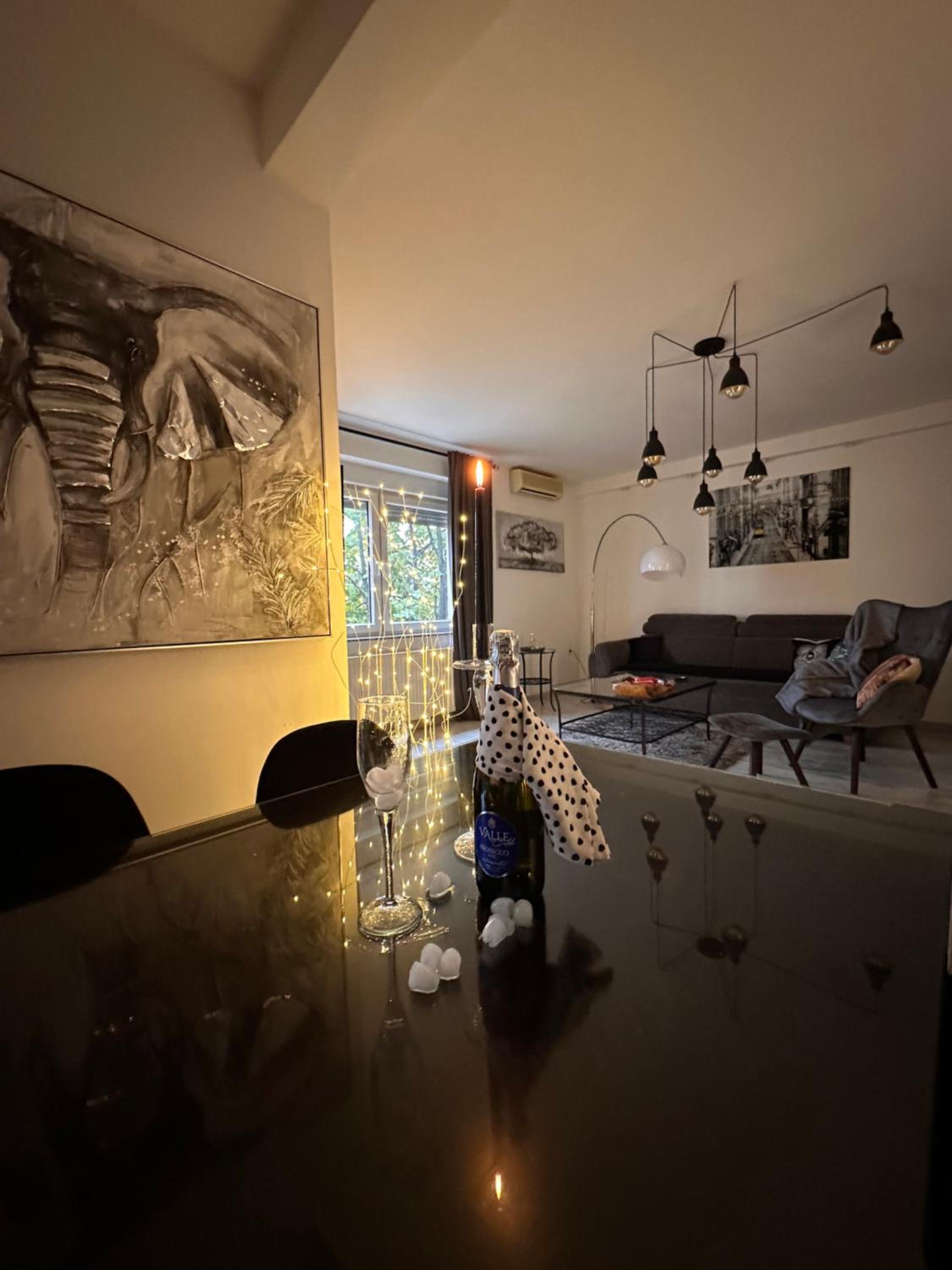 One-Bedroom Apartment - Photo 12