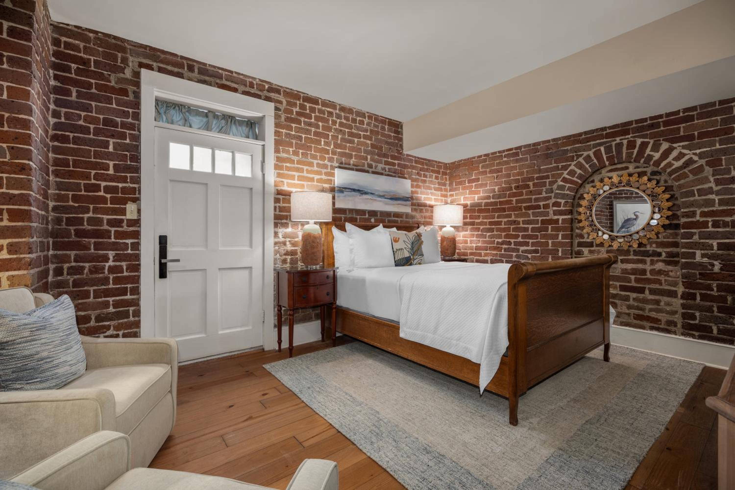 Queen Room - Eli Whitney Room