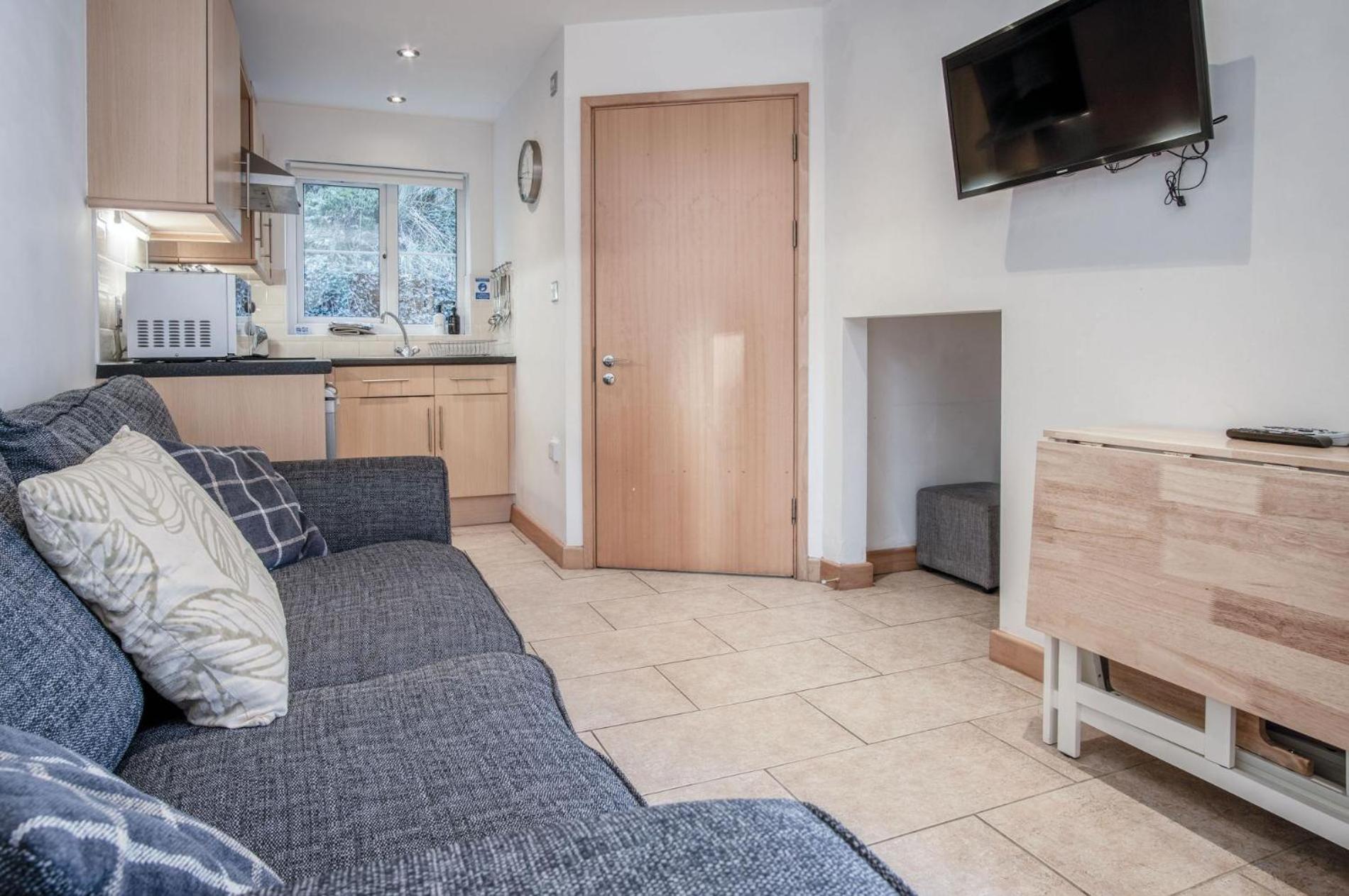 Two-Bedroom House photo 2