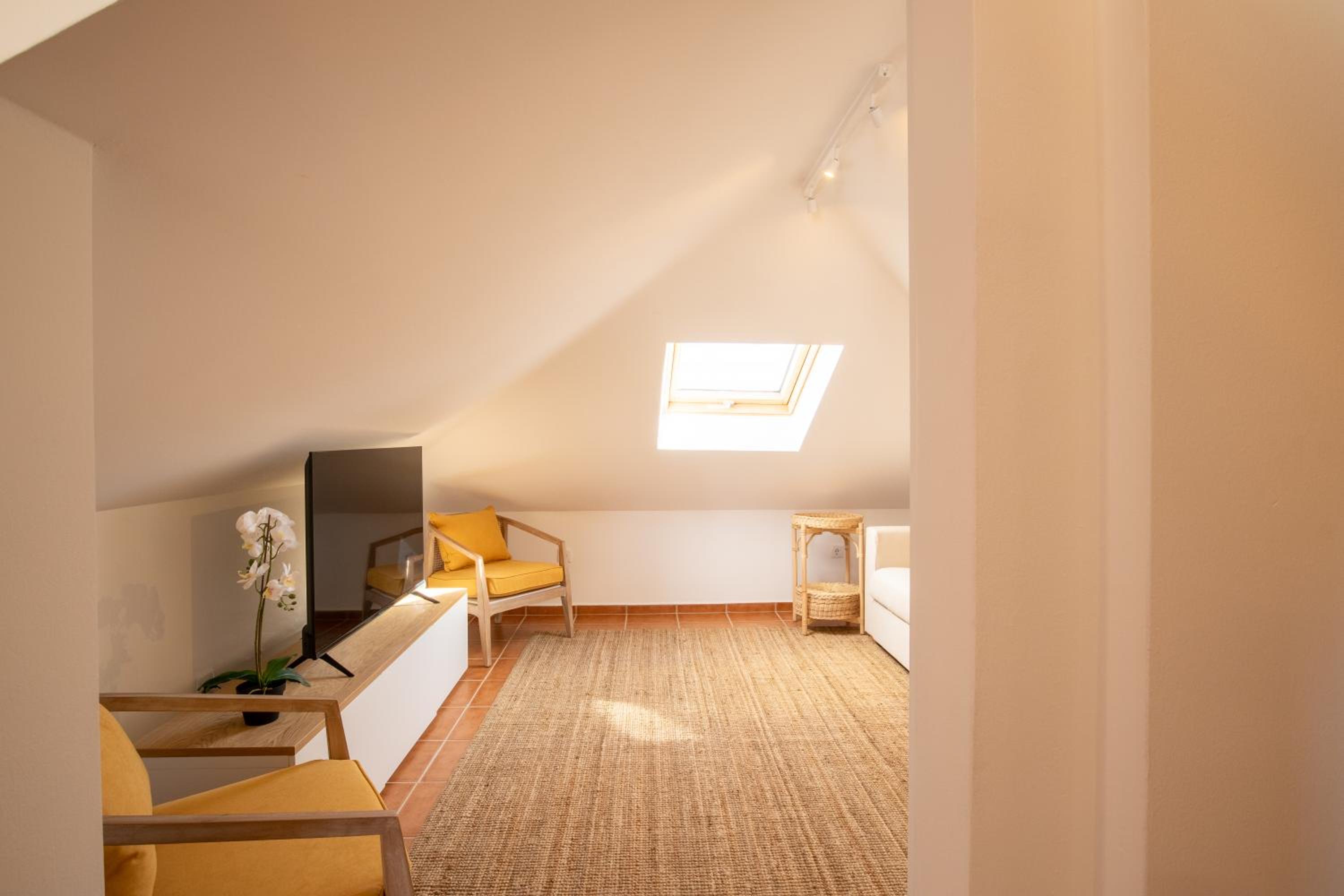 Three-Bedroom Apartment photo 2