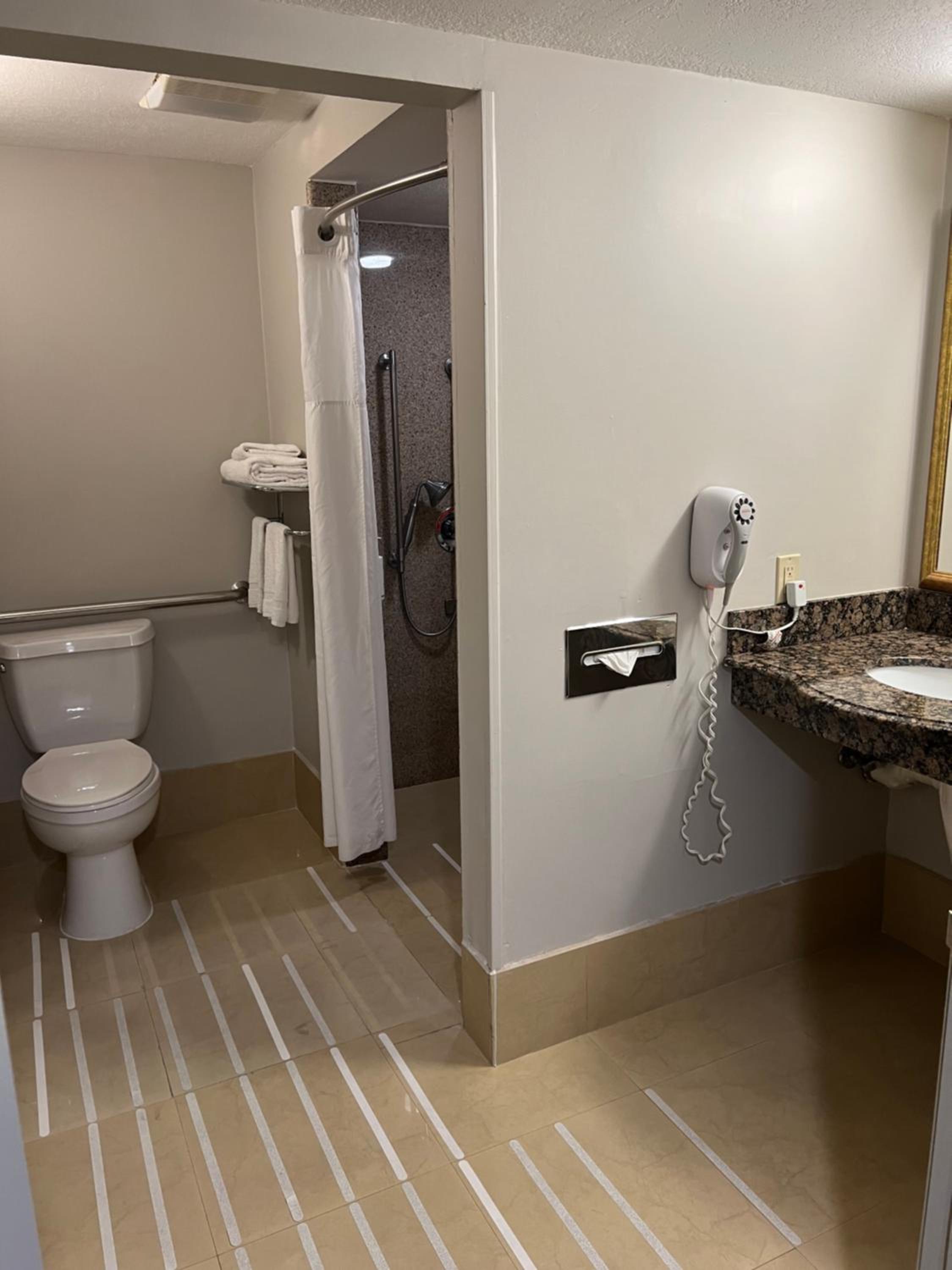 King Room - Disability Access photo 2