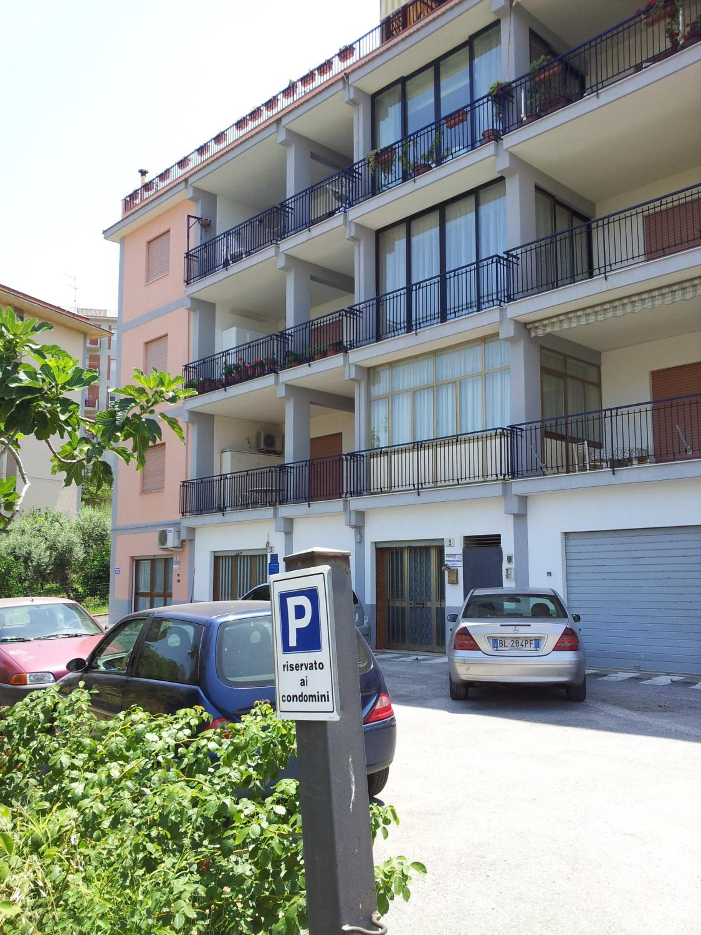 Two-Bedroom Apartment with Terrace - Photo 27