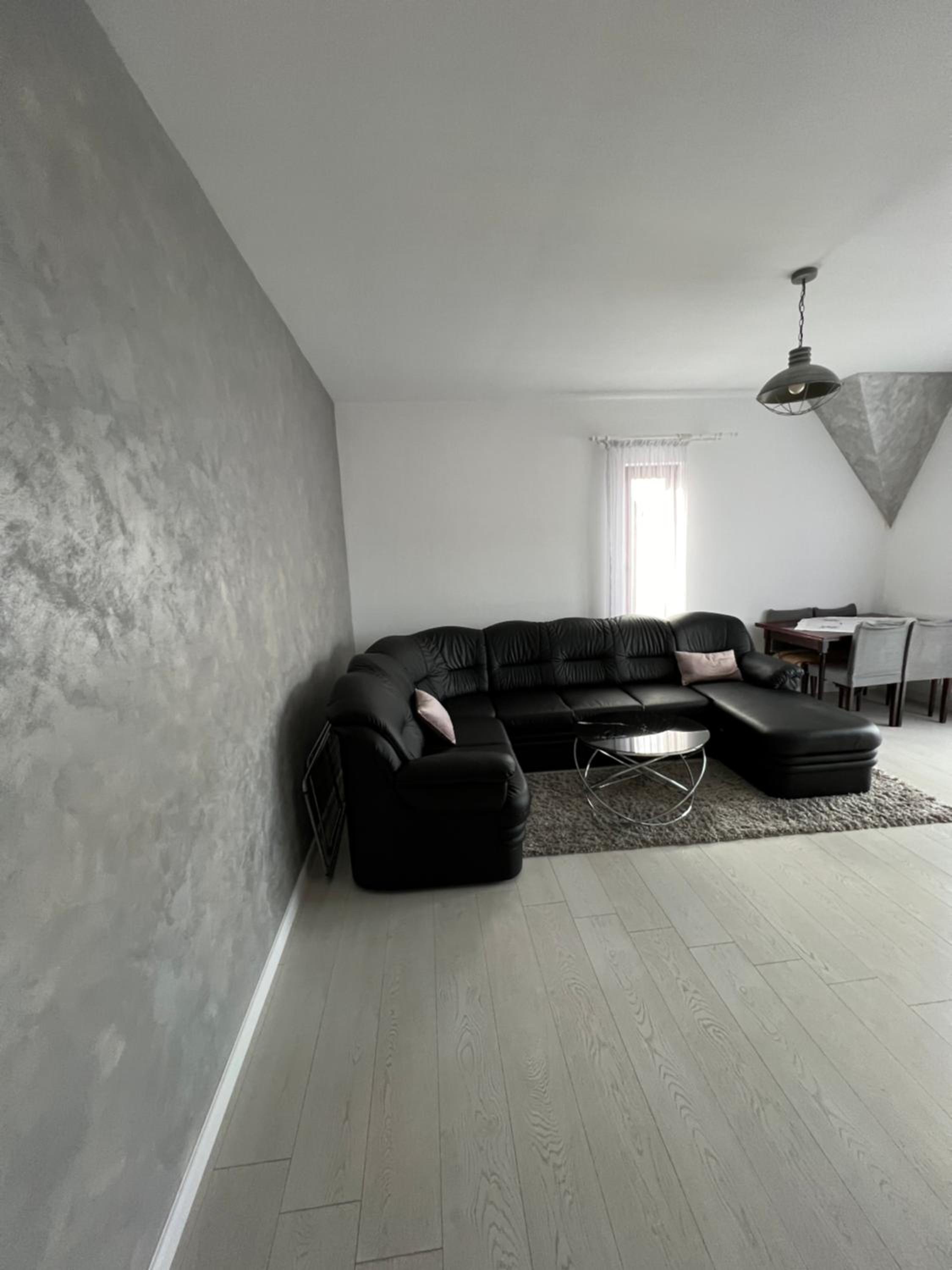 One-Bedroom Apartment photo 3