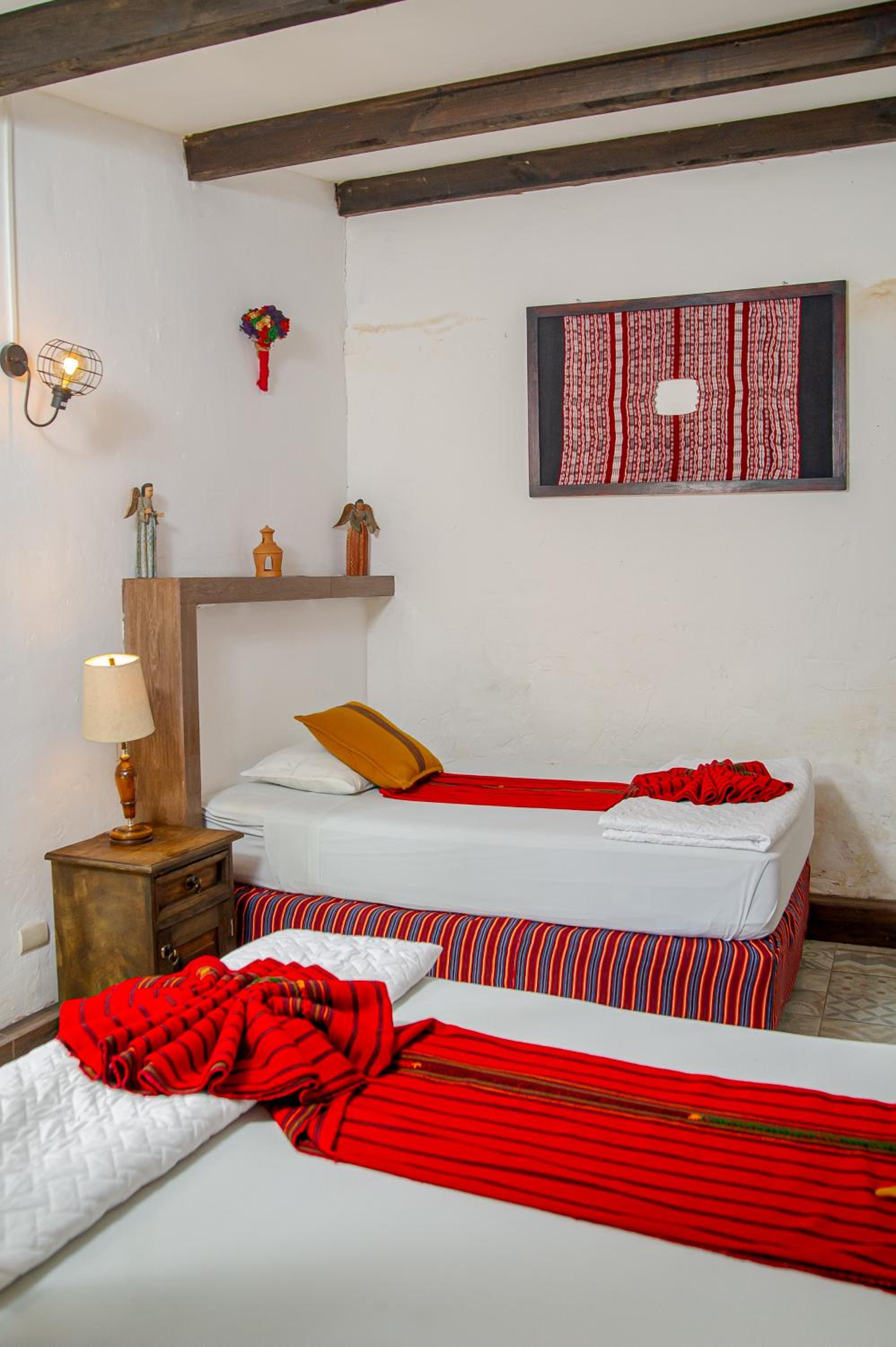 Standard Twin Room - Photo 3
