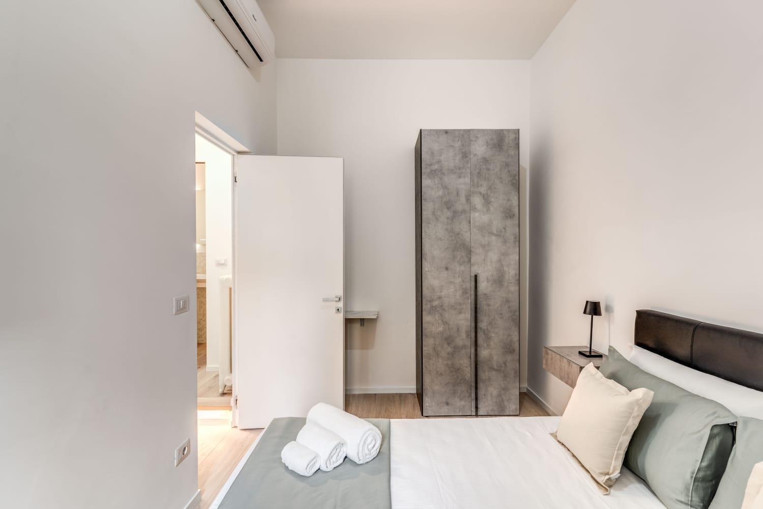 One-Bedroom Apartment with Balcony