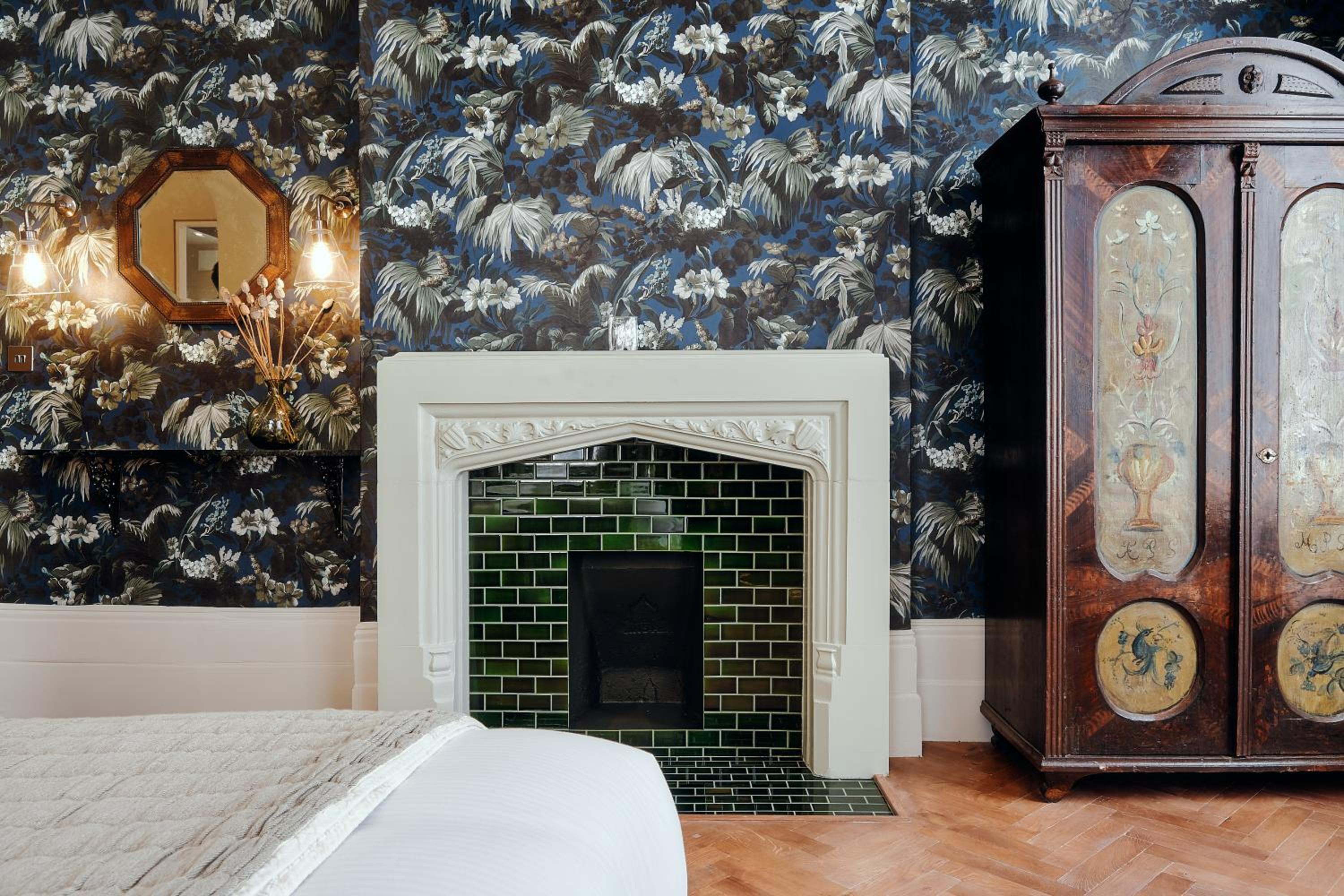 Queen Room photo 3