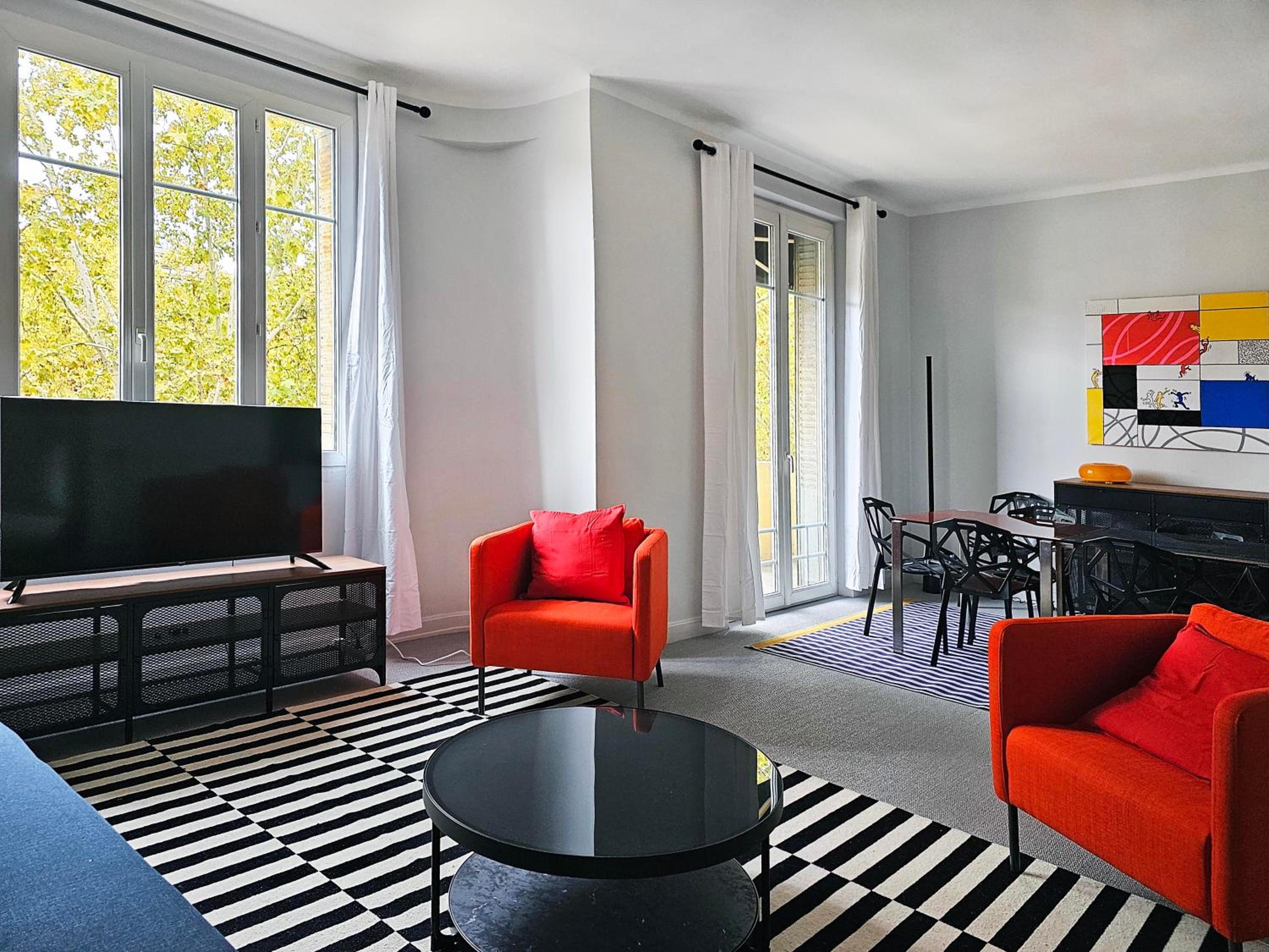 Two-Bedroom Apartment with Balcony - Valentina photo 1