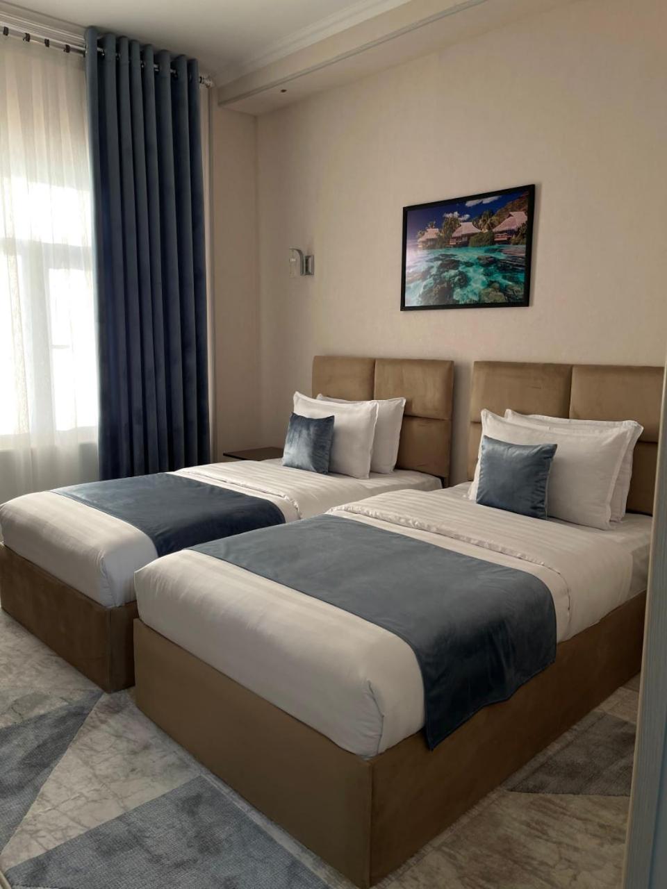 Twin Room - Photo 2