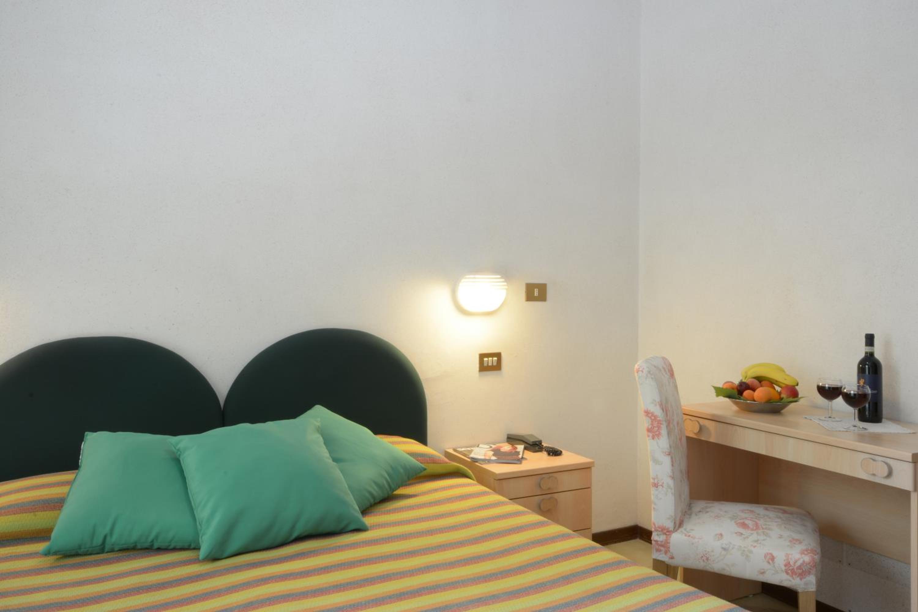 Double or Twin Room - Photo 32