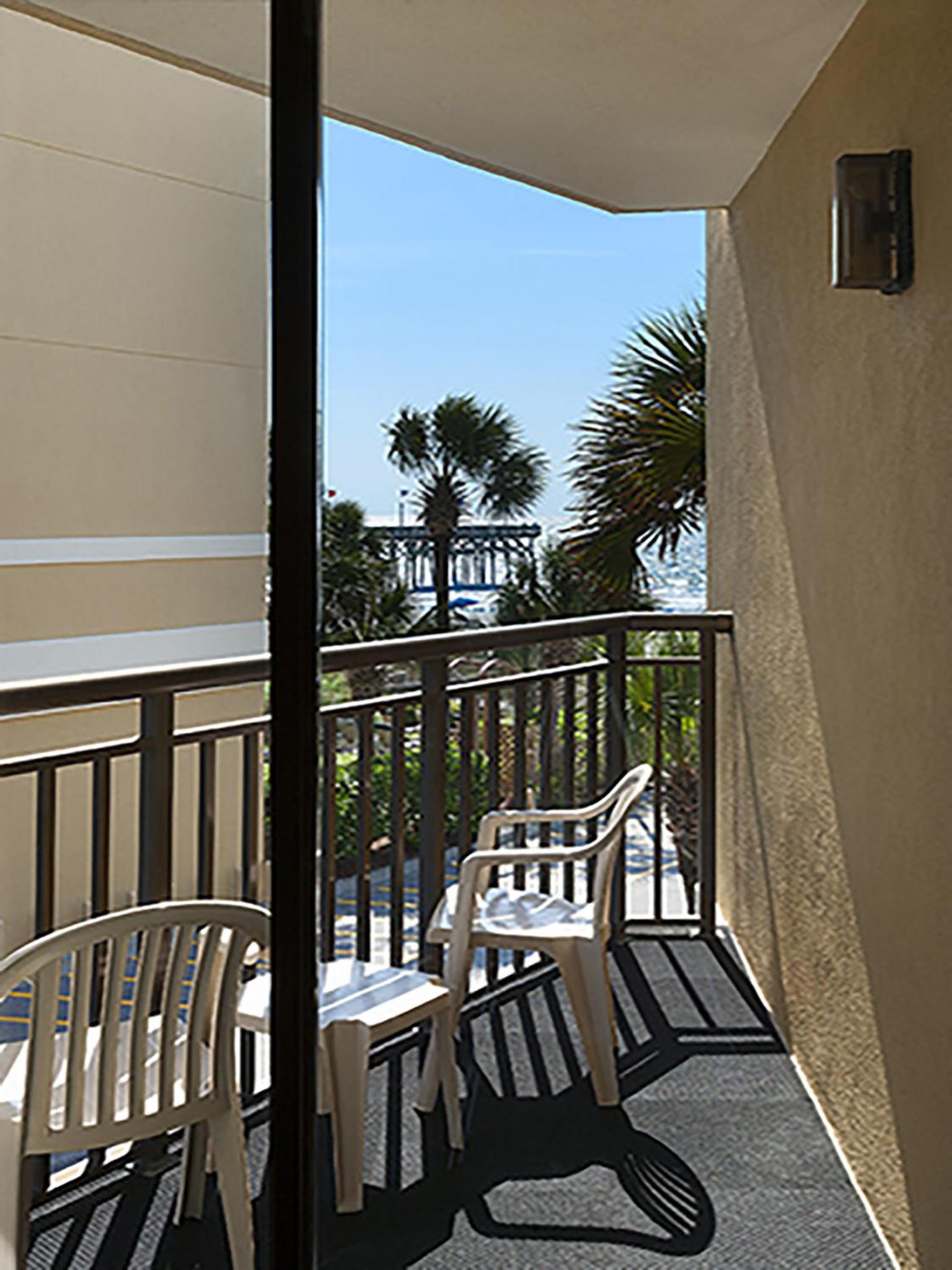Queen Room with Two Queen Beds and Stair Access - Kitchen/Angle Ocean View