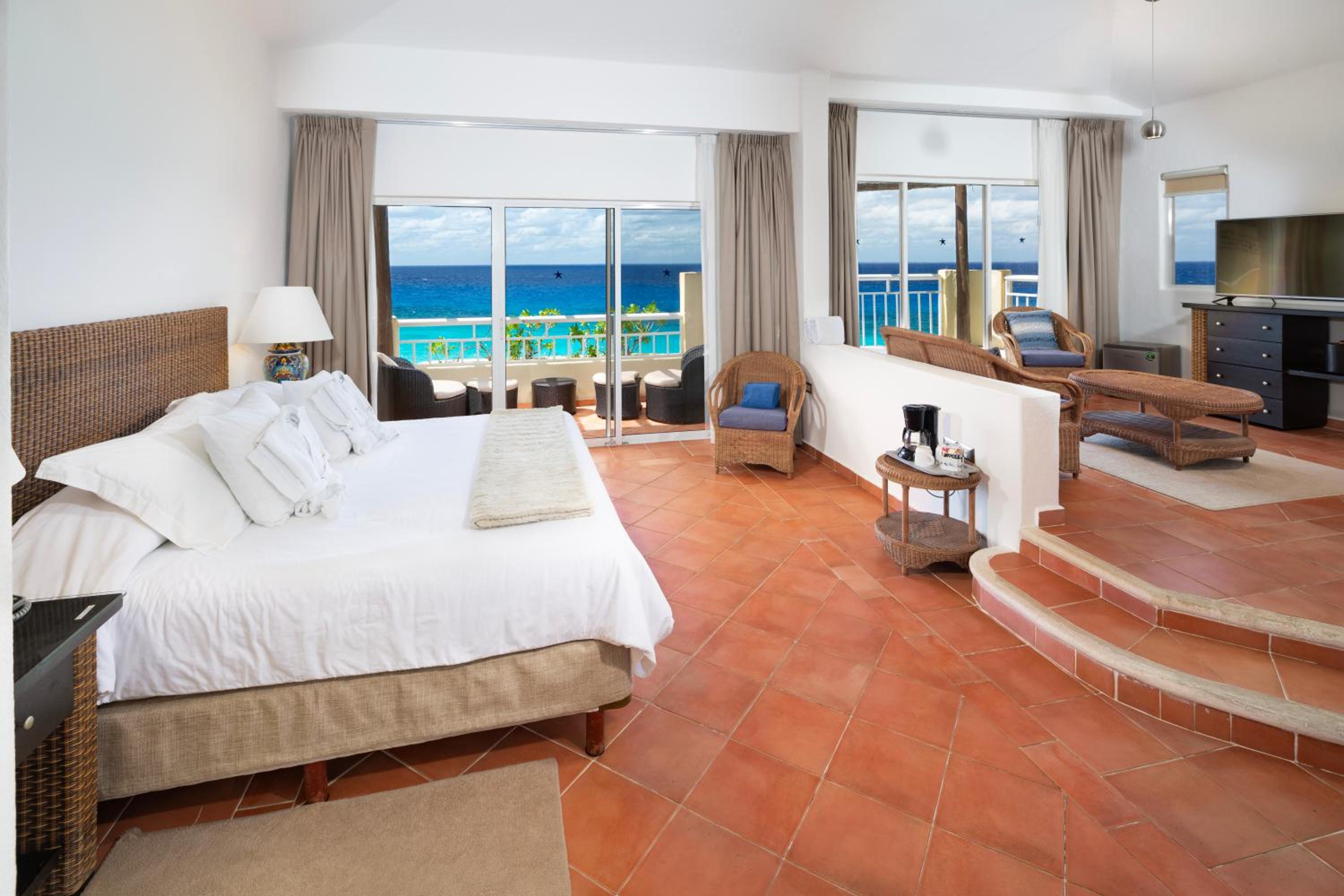 Deluxe Suite with Sea View