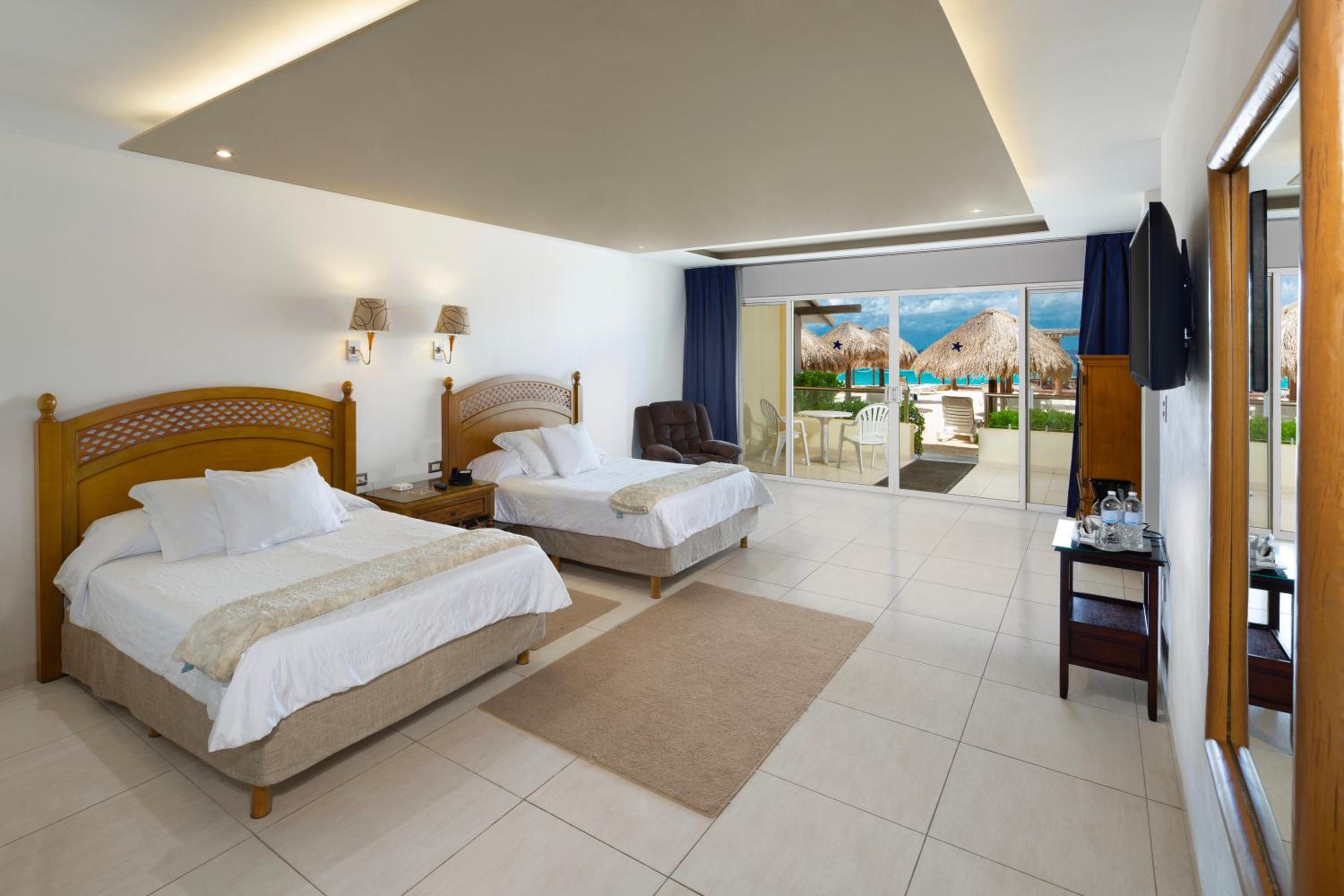 Queen Suite with Pool View